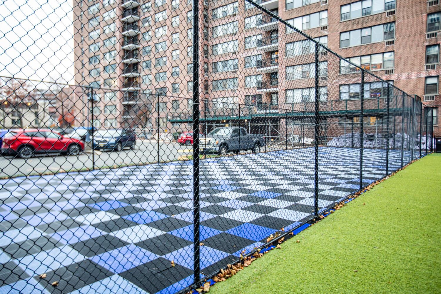 201 ST PAULS AVE #4W