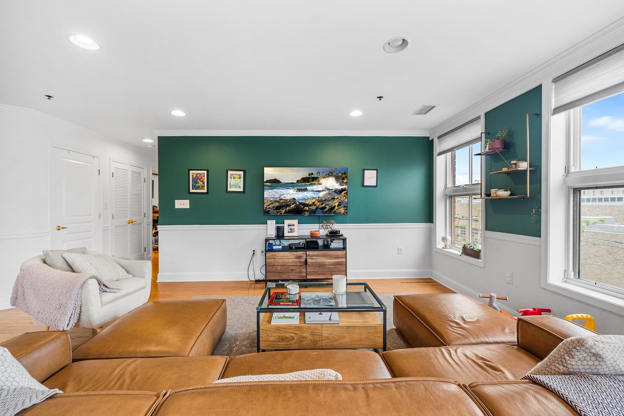 812 GRAND ST - Photo 5