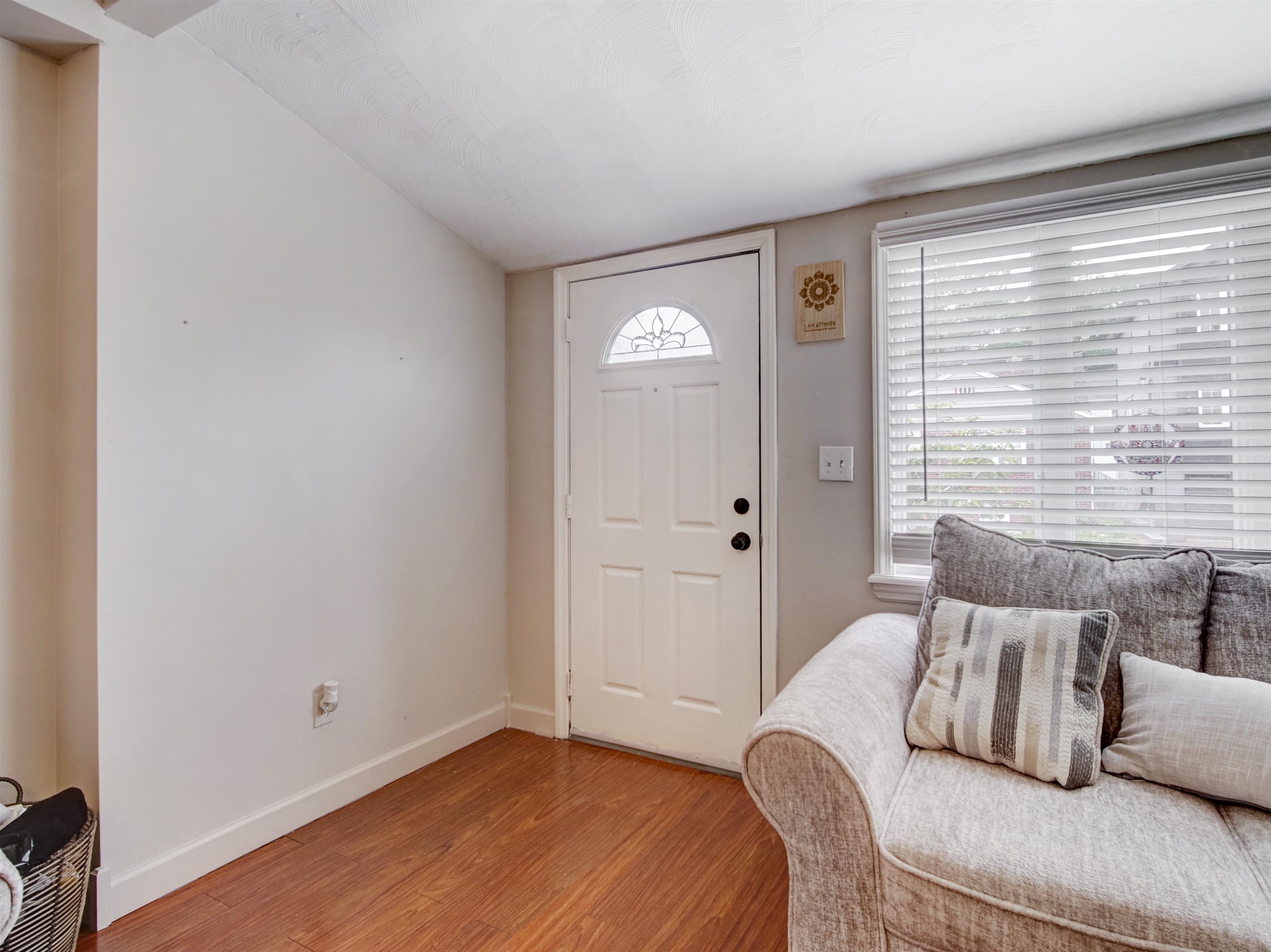 1507 HIAWATHA AVE - Photo 5