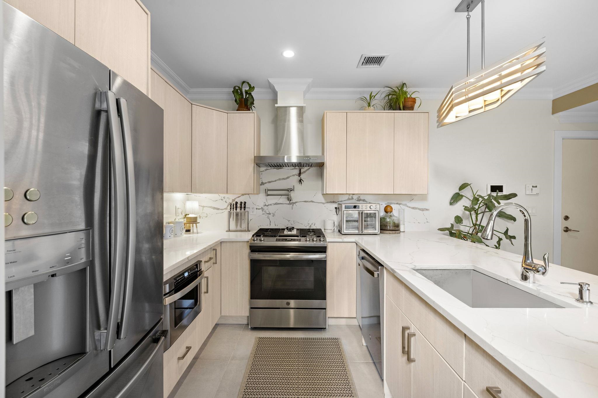 95 THORNE ST - Photo 3
