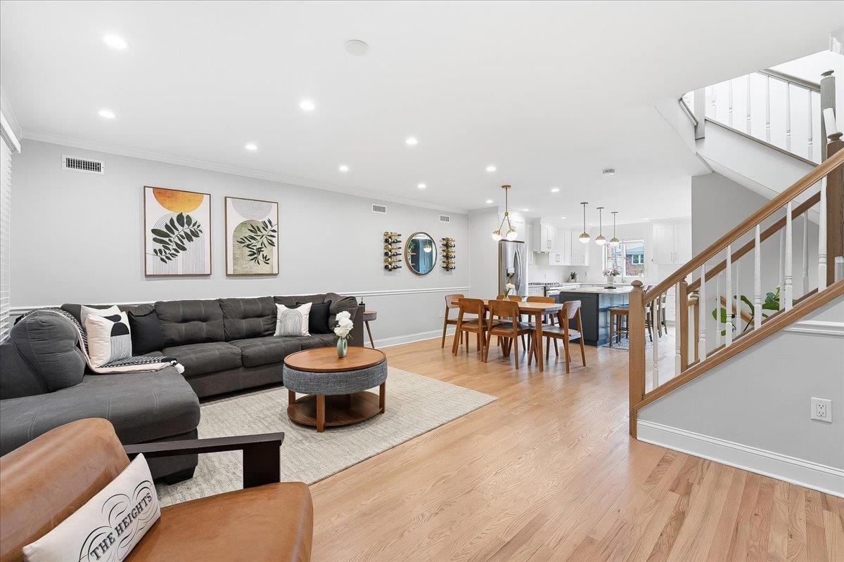 430 OGDEN AVE - Photo 3