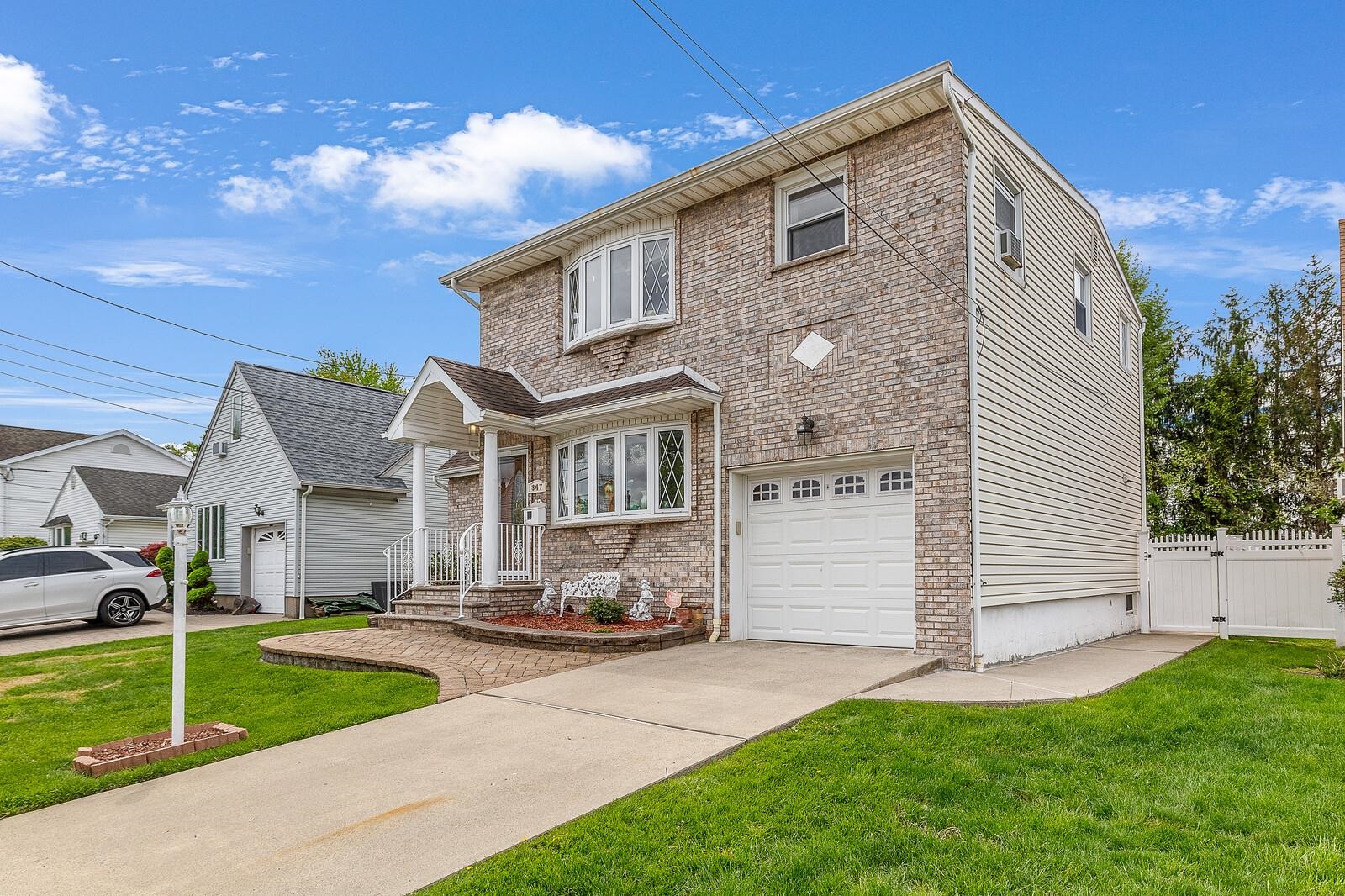 347 MANSFIELD AVE - Photo 3