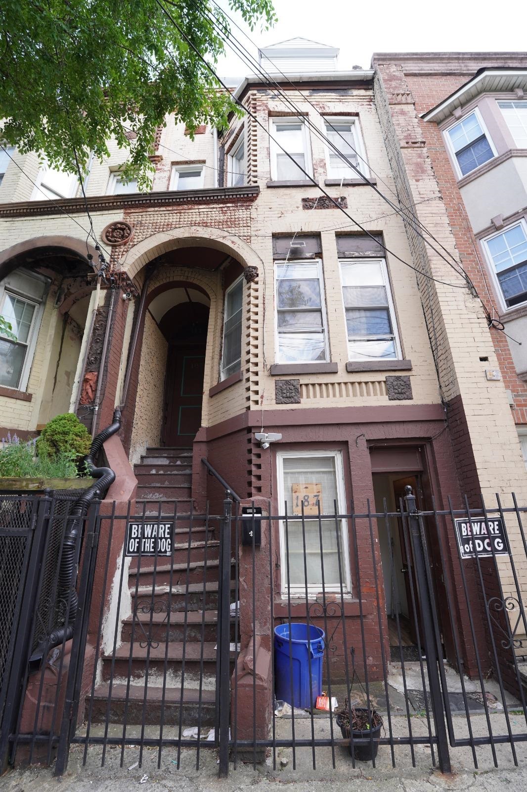 187 CARTERET AVE - Photo 2