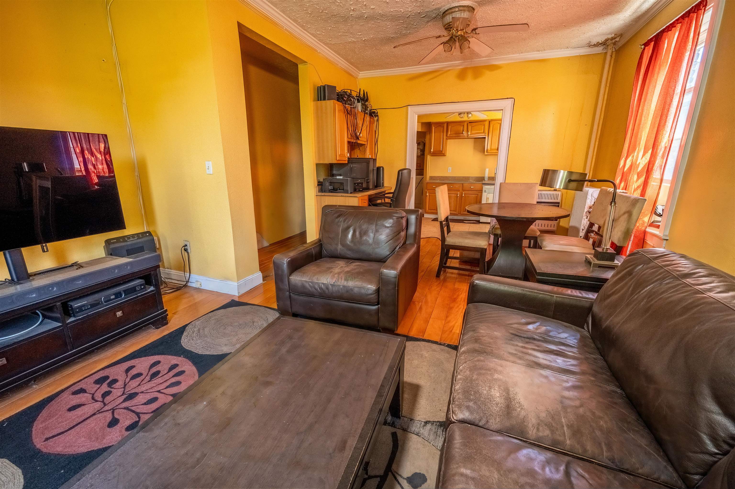 81 ROMAINE AVE - Photo 4