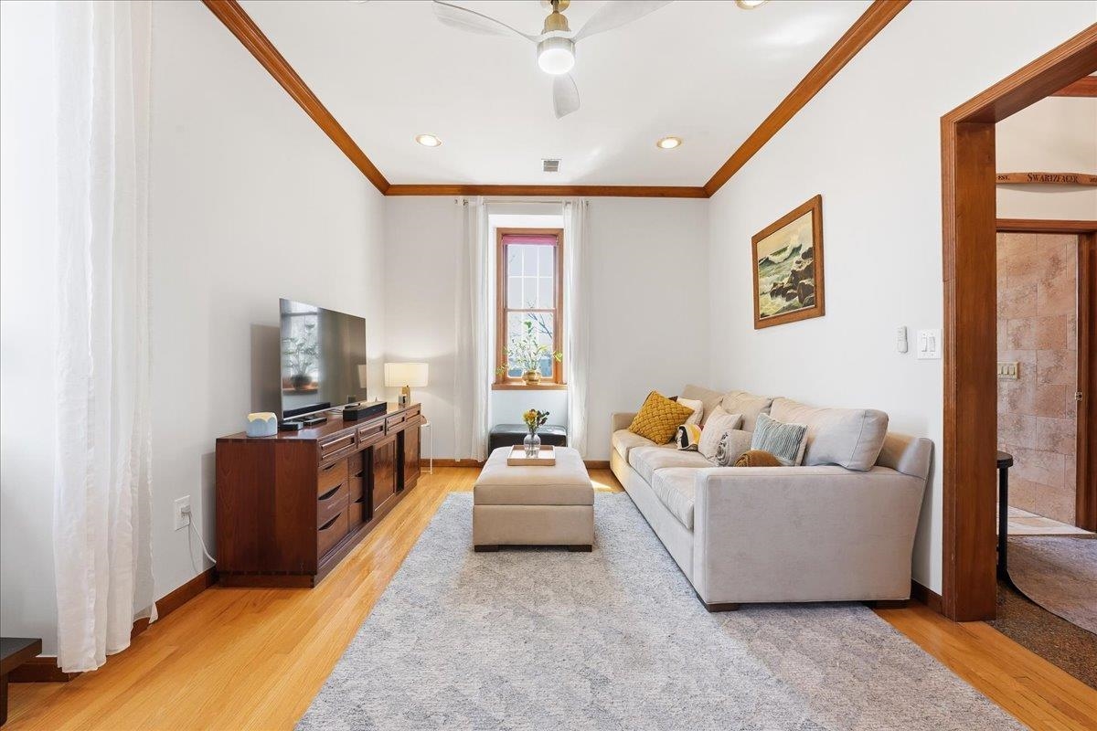 20 RESERVOIR AVE - Photo 3