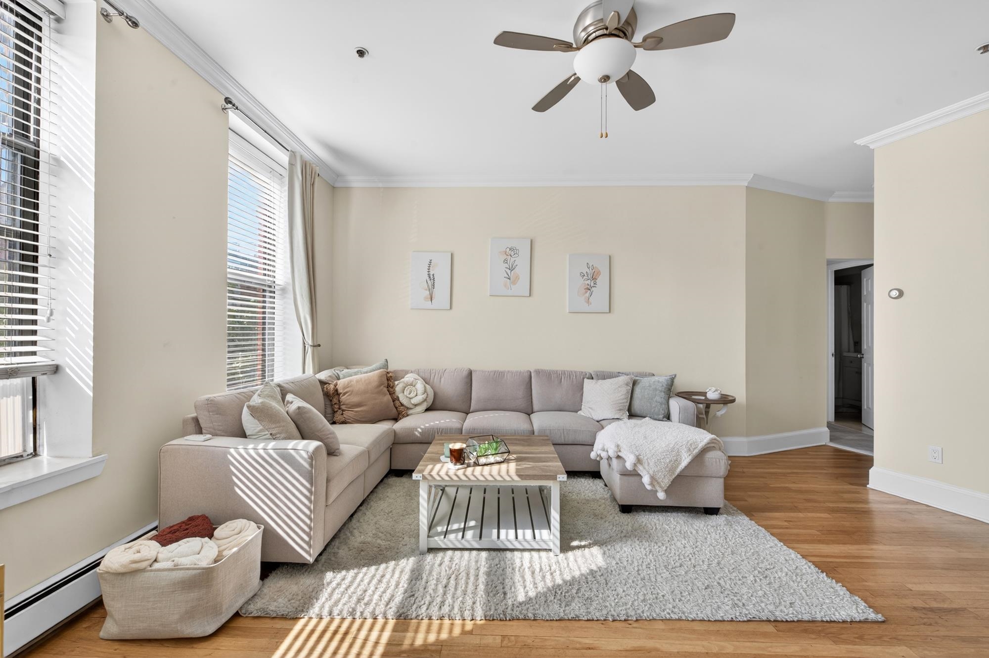 1115 WILLOW AVE - Photo 4