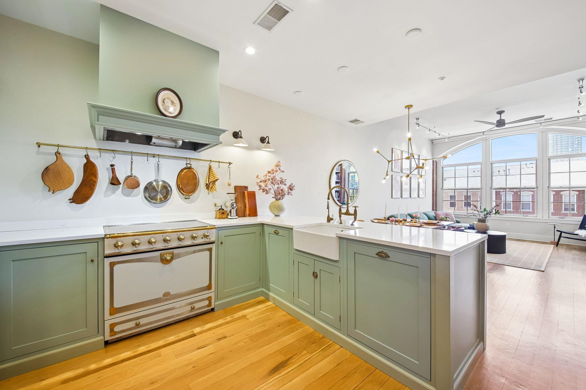 174 WASHINGTON ST - Photo 1