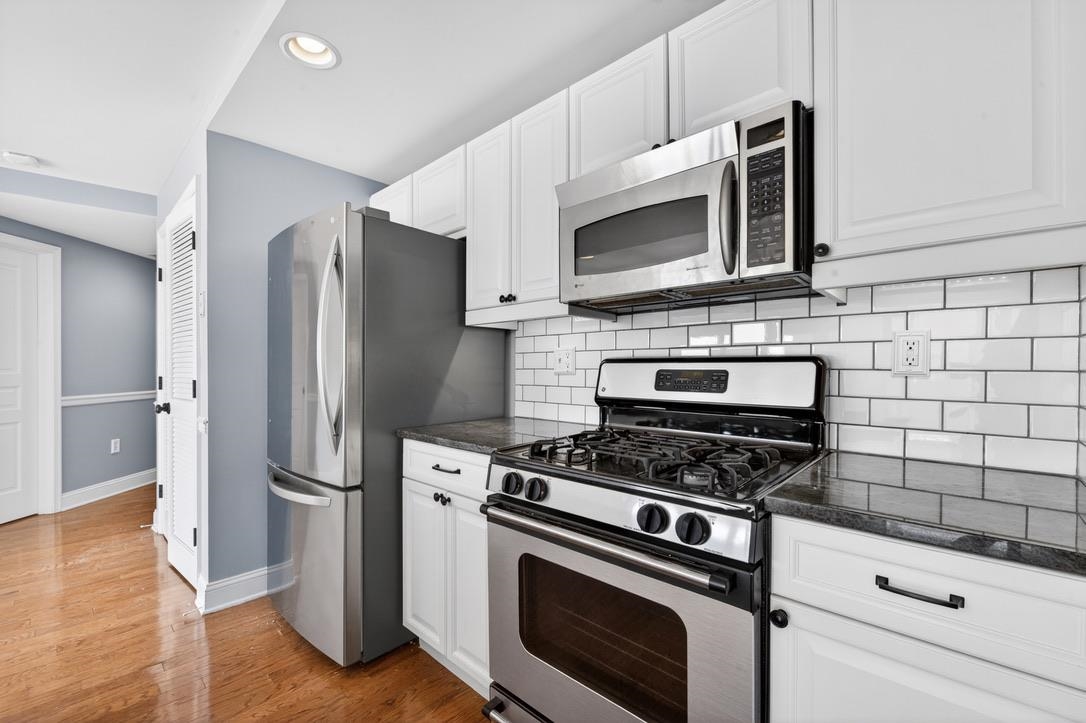 1331 GRAND ST - Photo 3