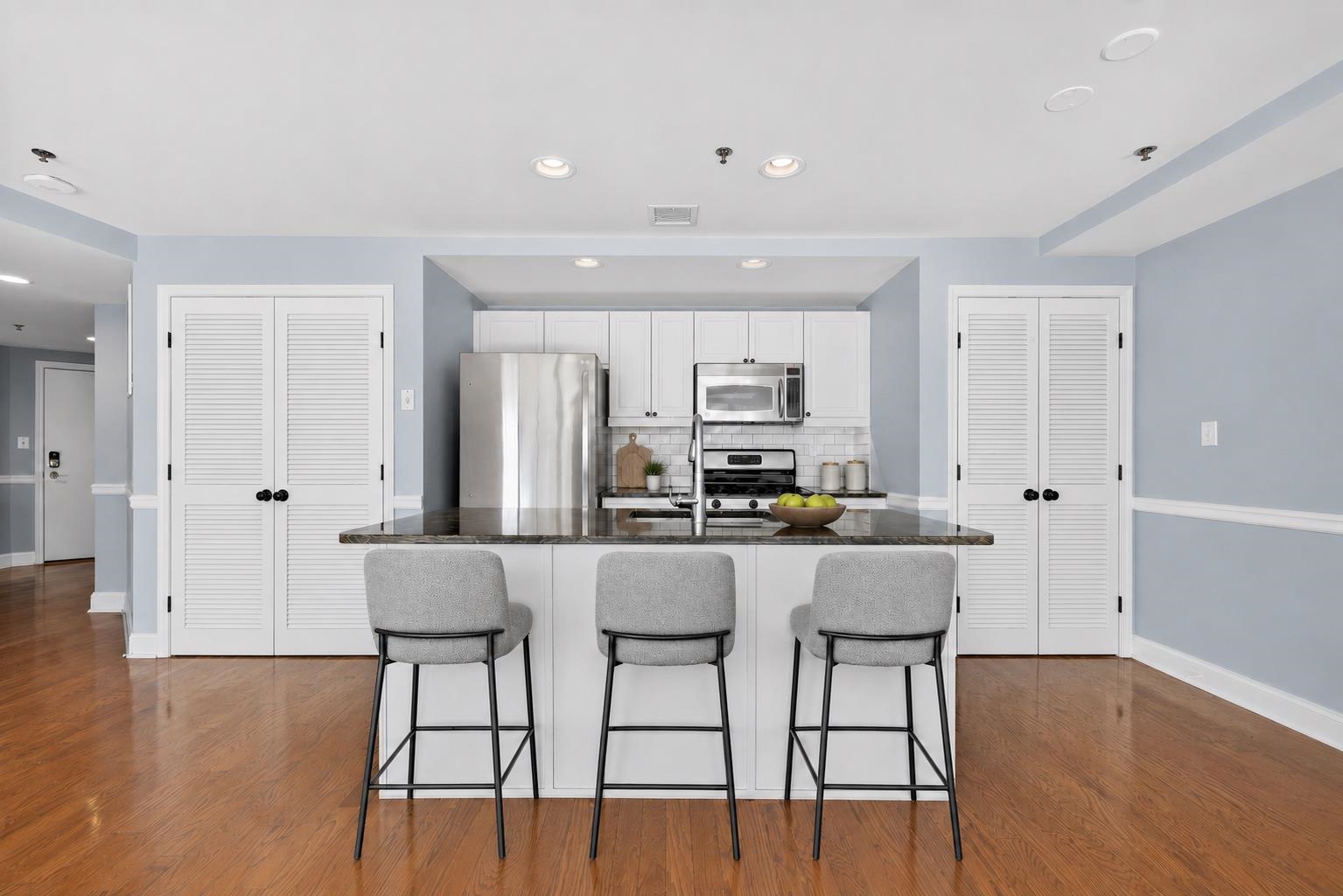 1331 GRAND ST - Photo 5