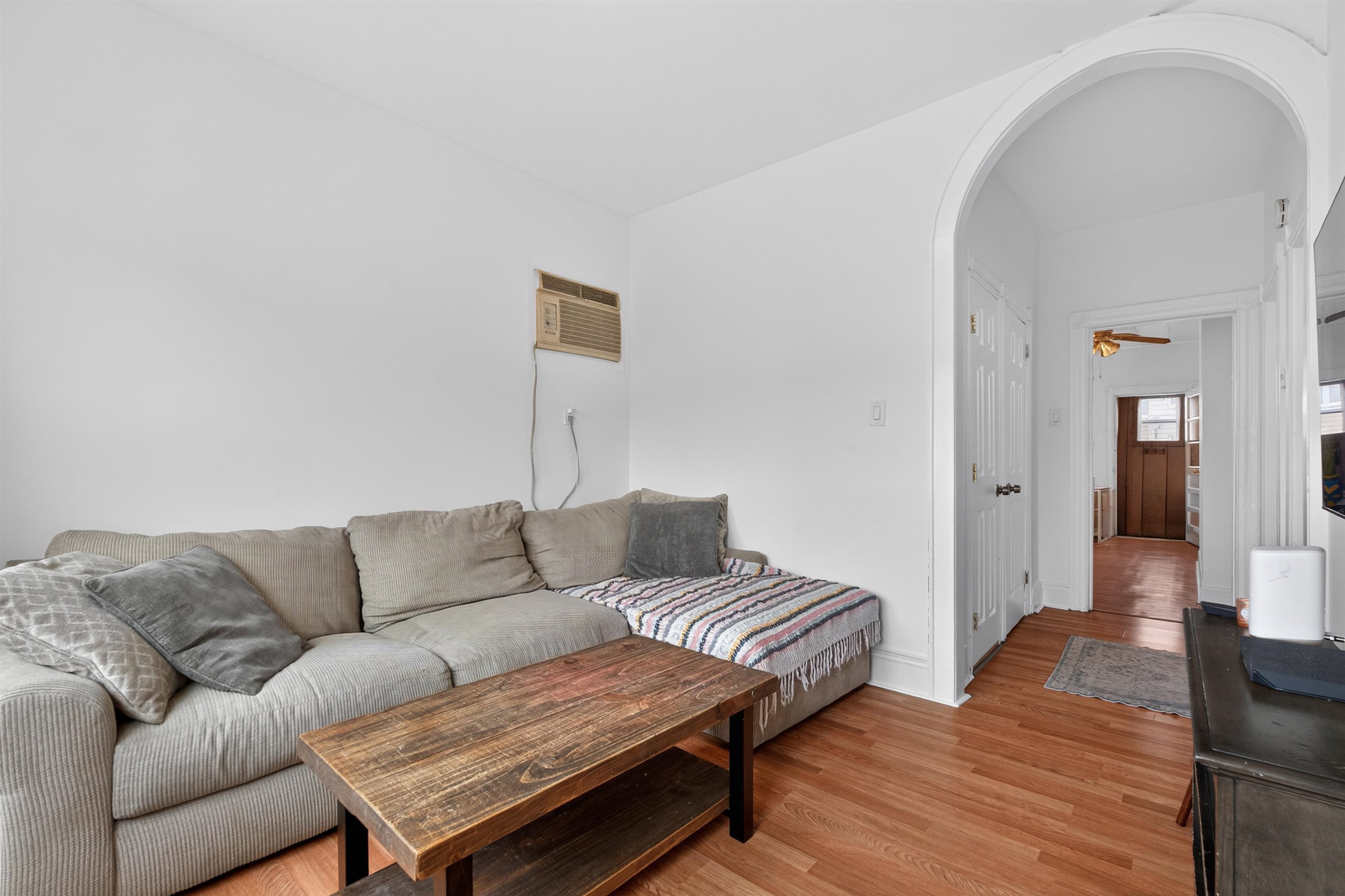 388 CATOR AVE - Photo 5