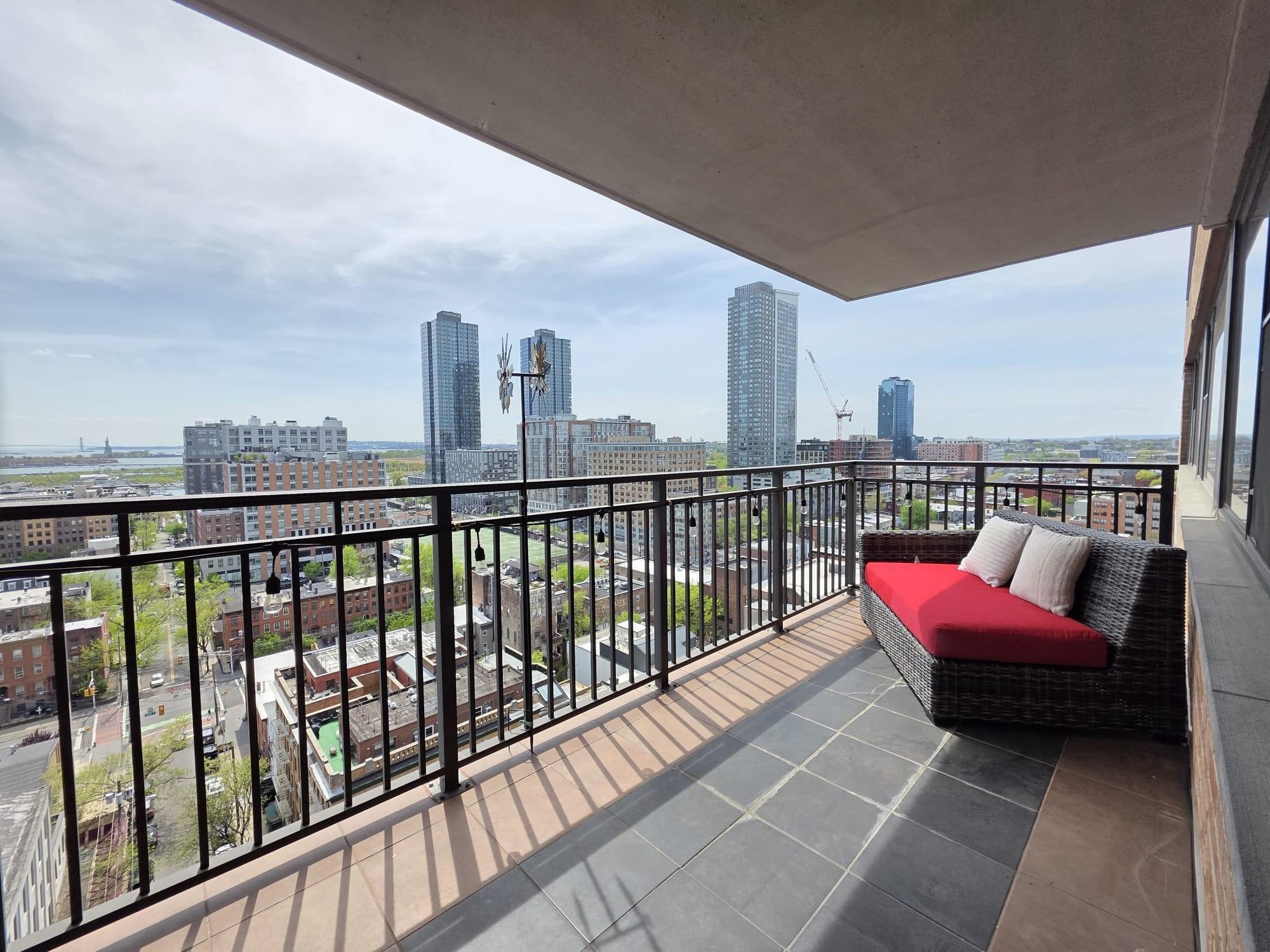 135 MONTGOMERY ST - Photo 4