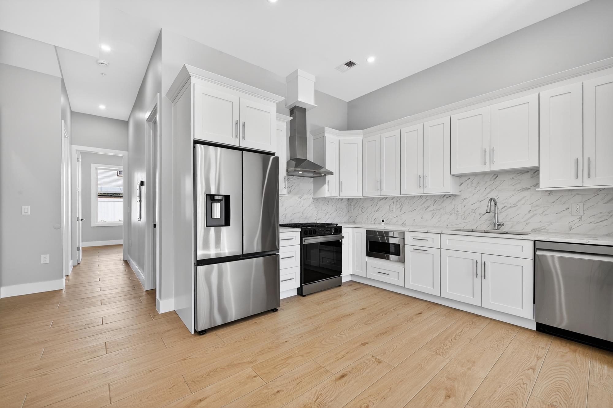 126 DE KALB AVE - Photo 5