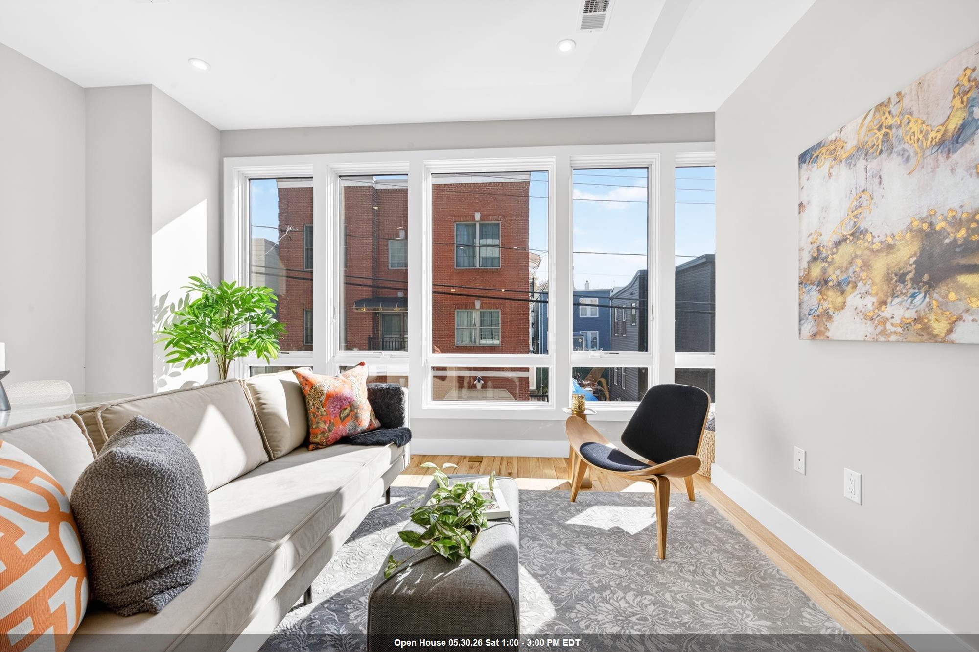 126 DE KALB AVE - Photo 1