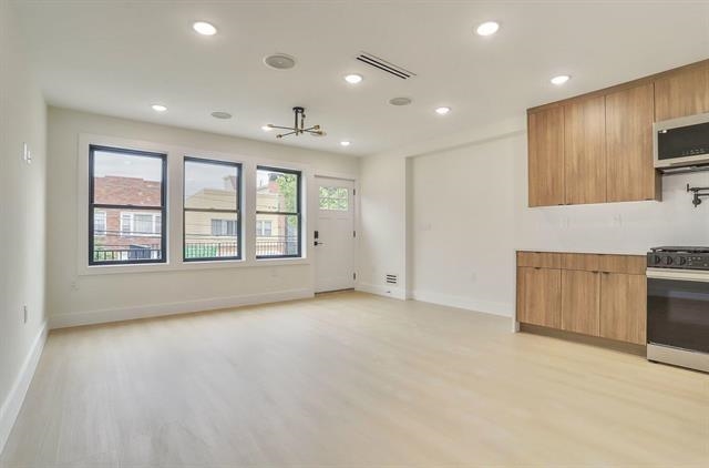 182 COLUMBIA AVE - Photo 3