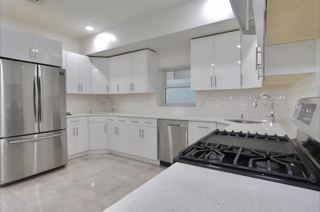 647 OCEAN AVE - Photo 2