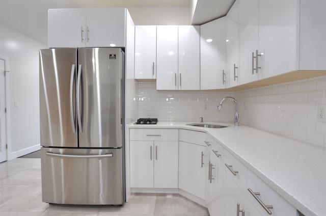 647 OCEAN AVE - Photo 3