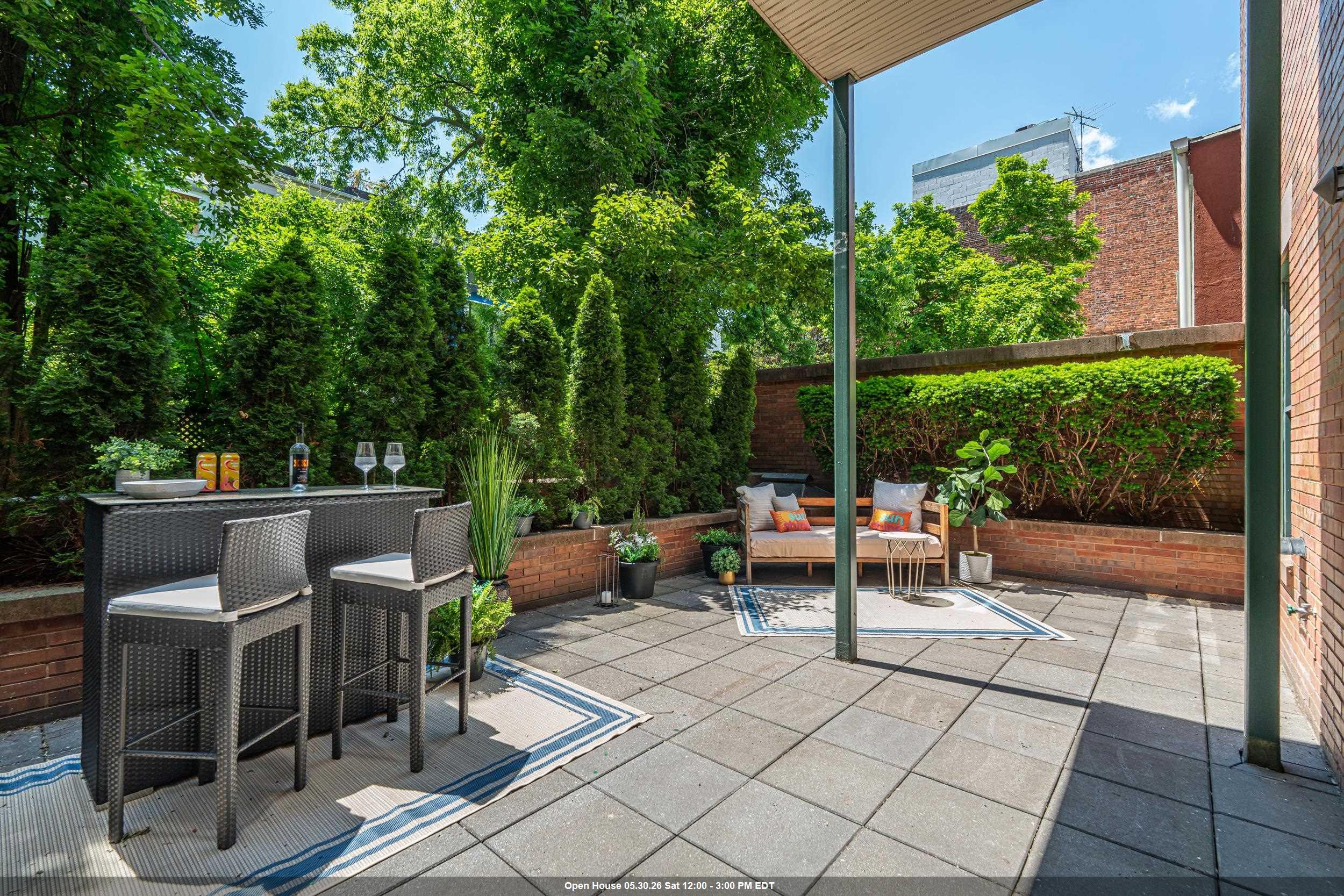 61 GRAND ST - Photo 1