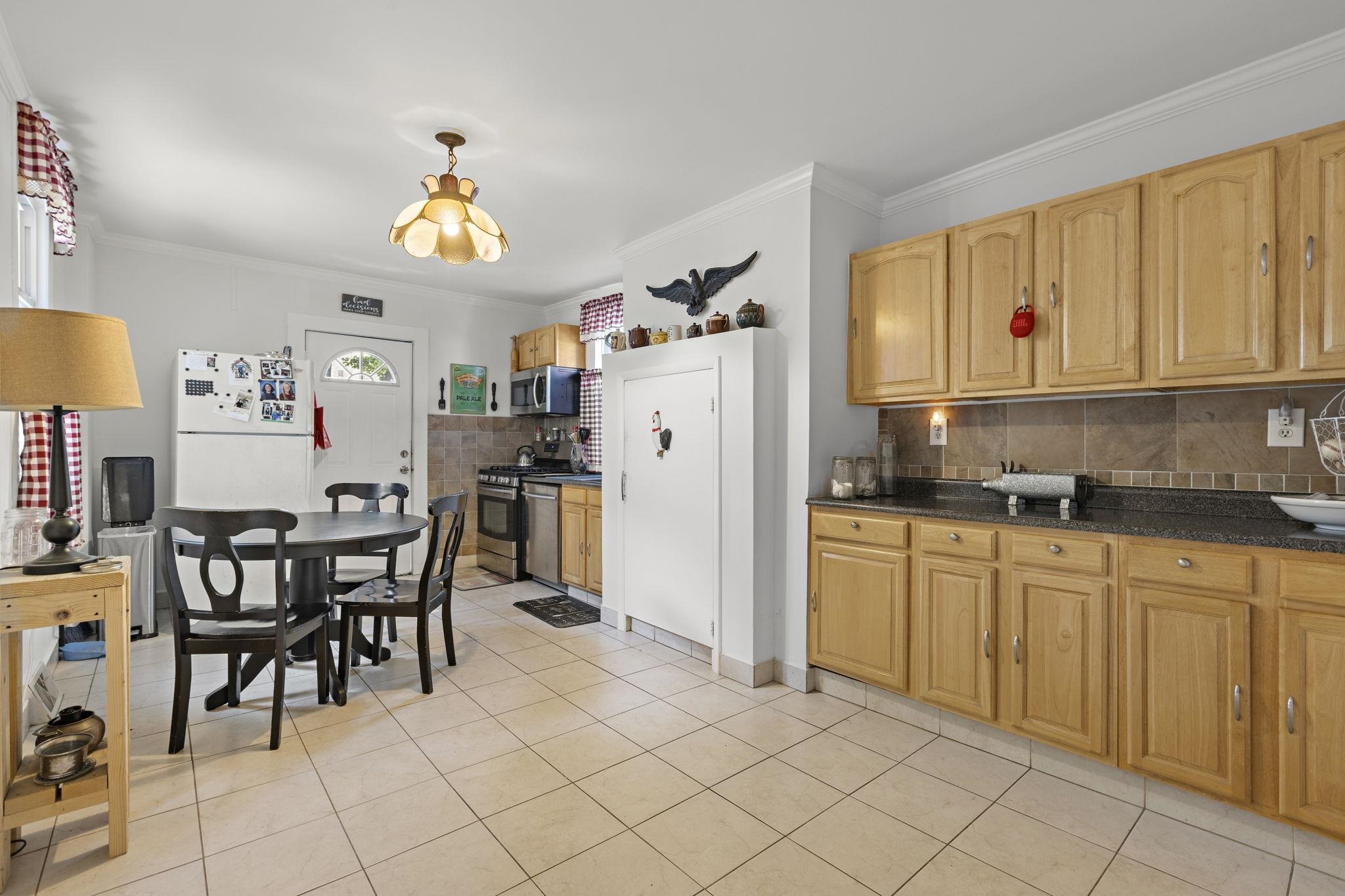 18 LINCOLN PL - Photo 3