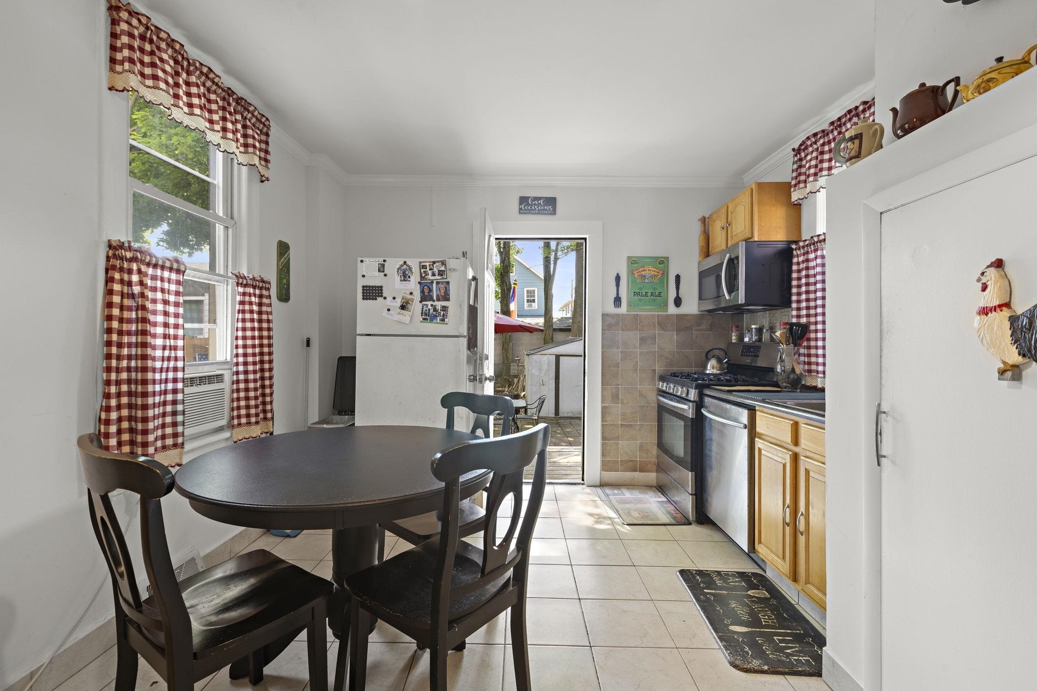 18 LINCOLN PL - Photo 4