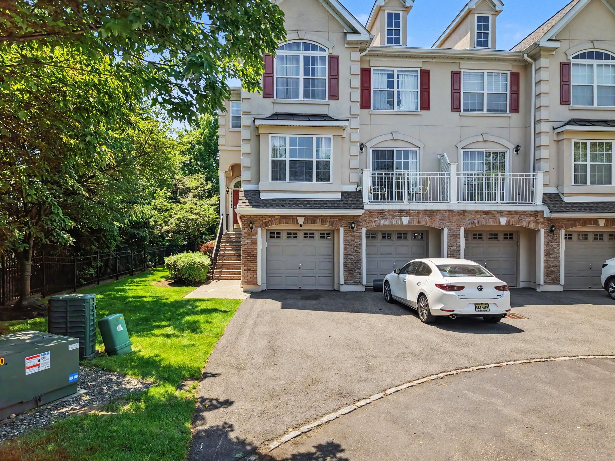 180 BLUE HERON DR - Photo 1