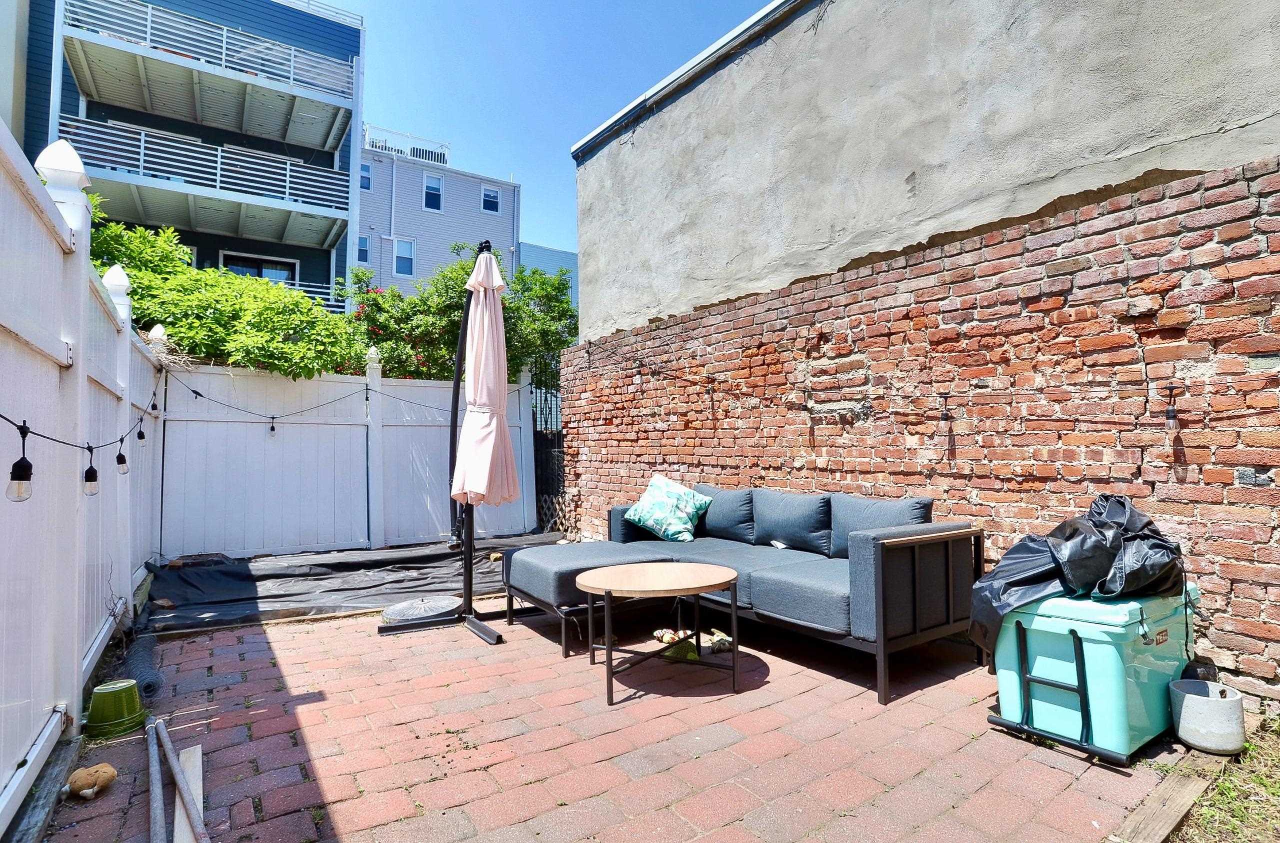 410 ADAMS ST - Photo 3
