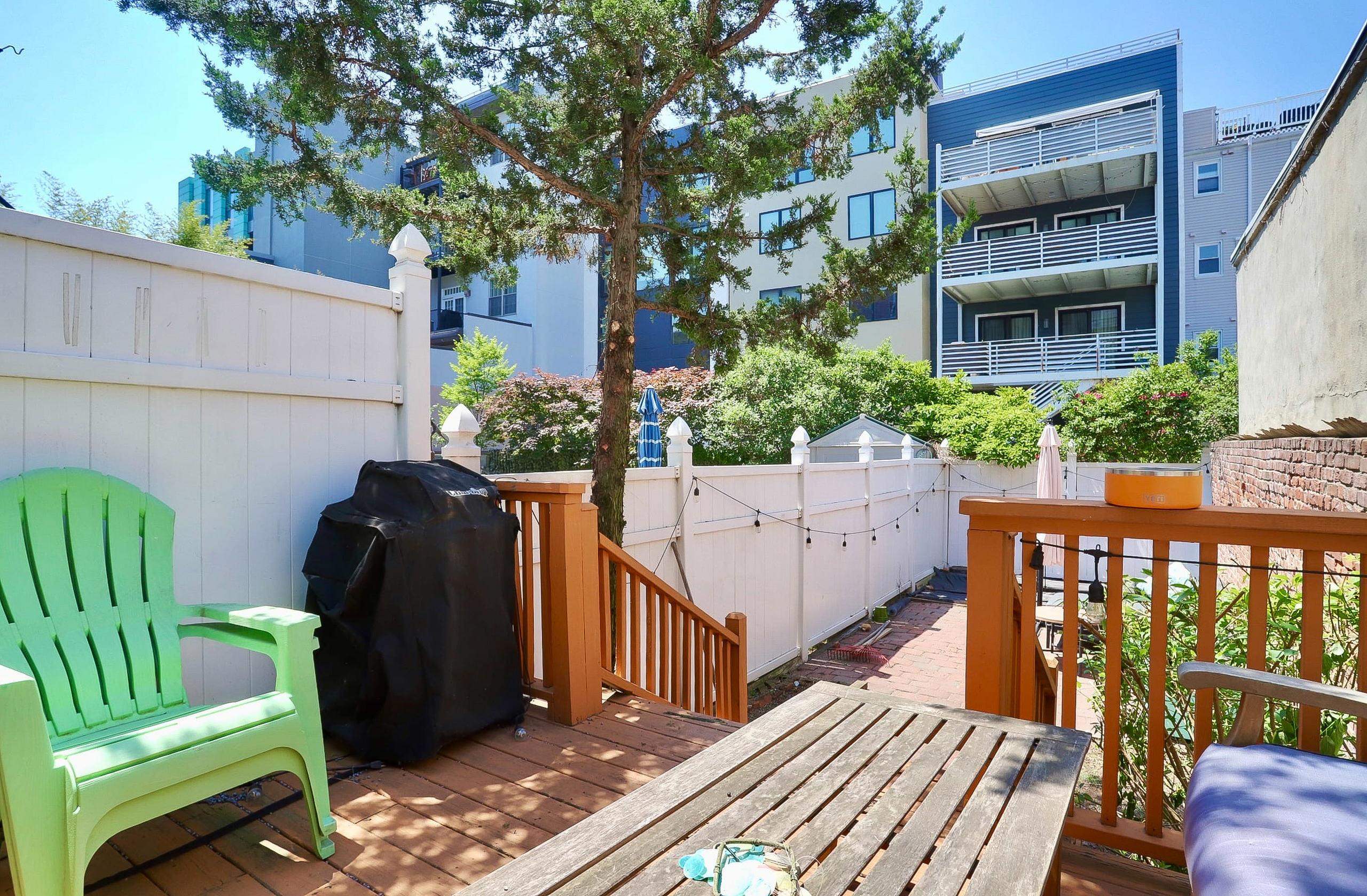 410 ADAMS ST - Photo 4
