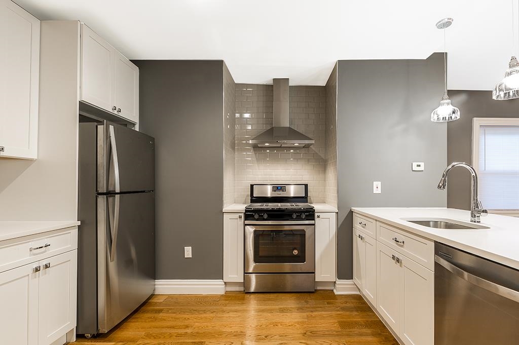 194 HOPKINS AVE - Photo 10