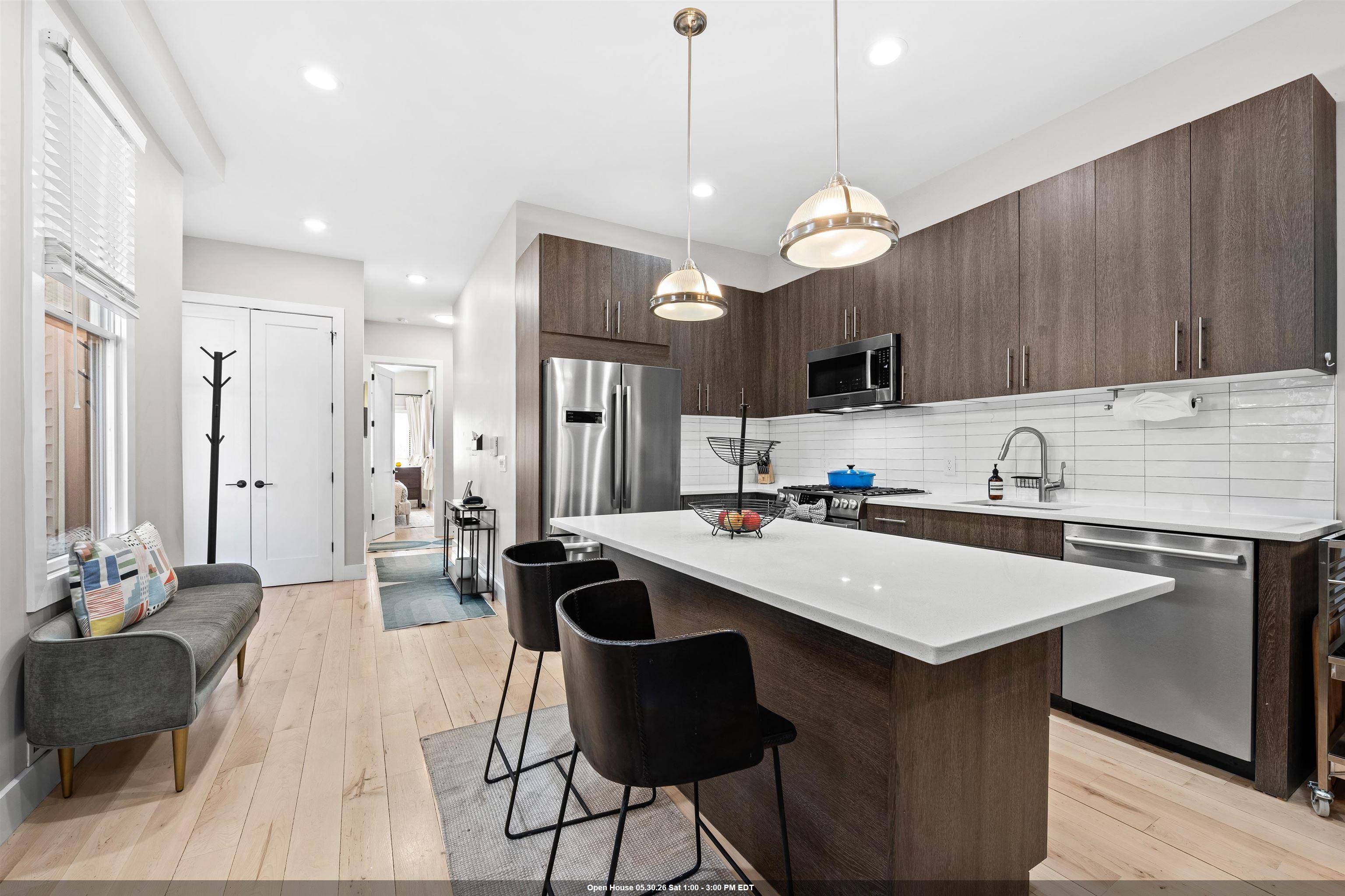 289 WEBSTER AVE - Photo 1
