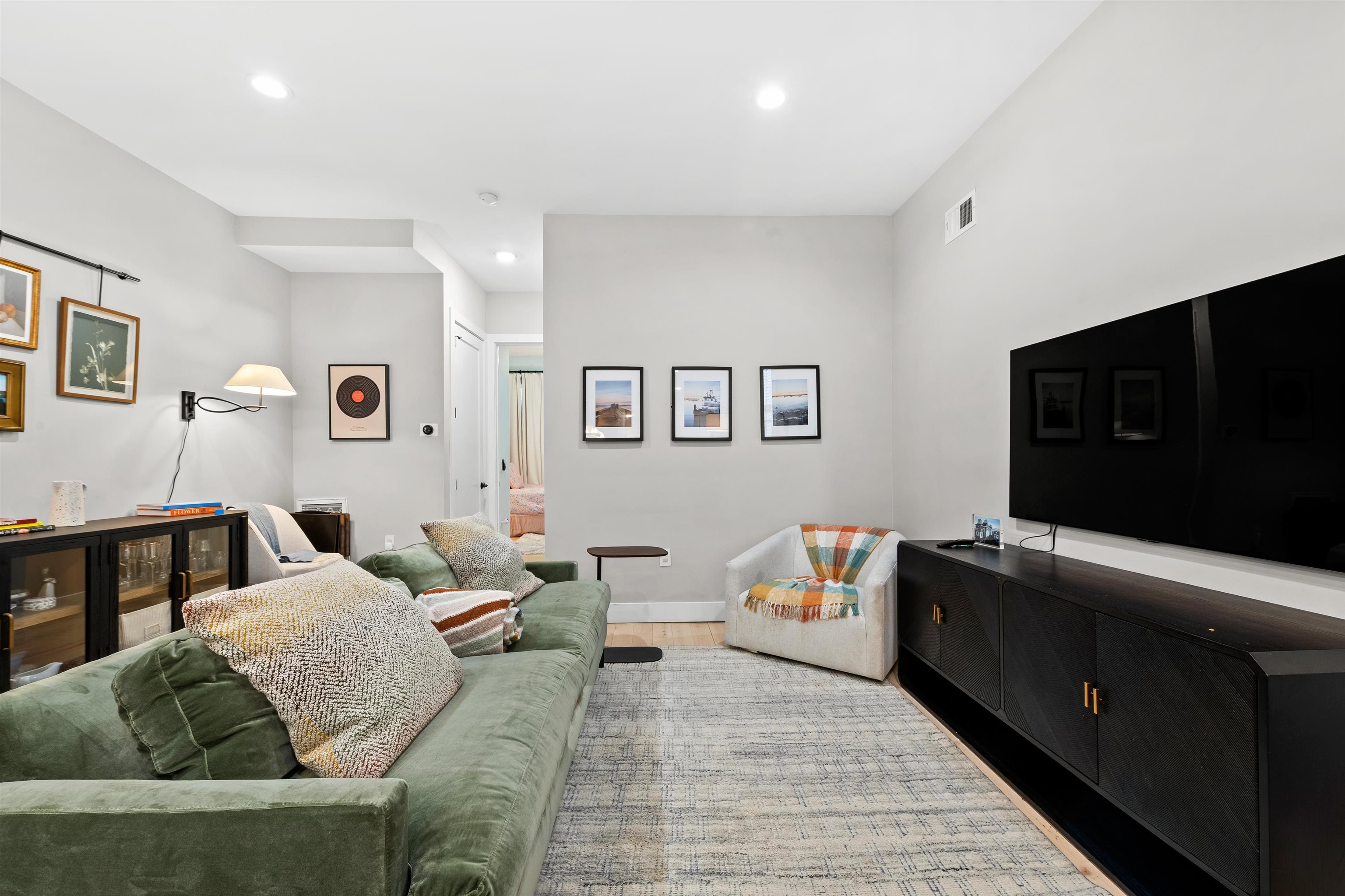 289 WEBSTER AVE - Photo 3
