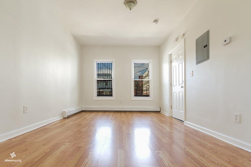 60 DWIGHT ST - Photo 1