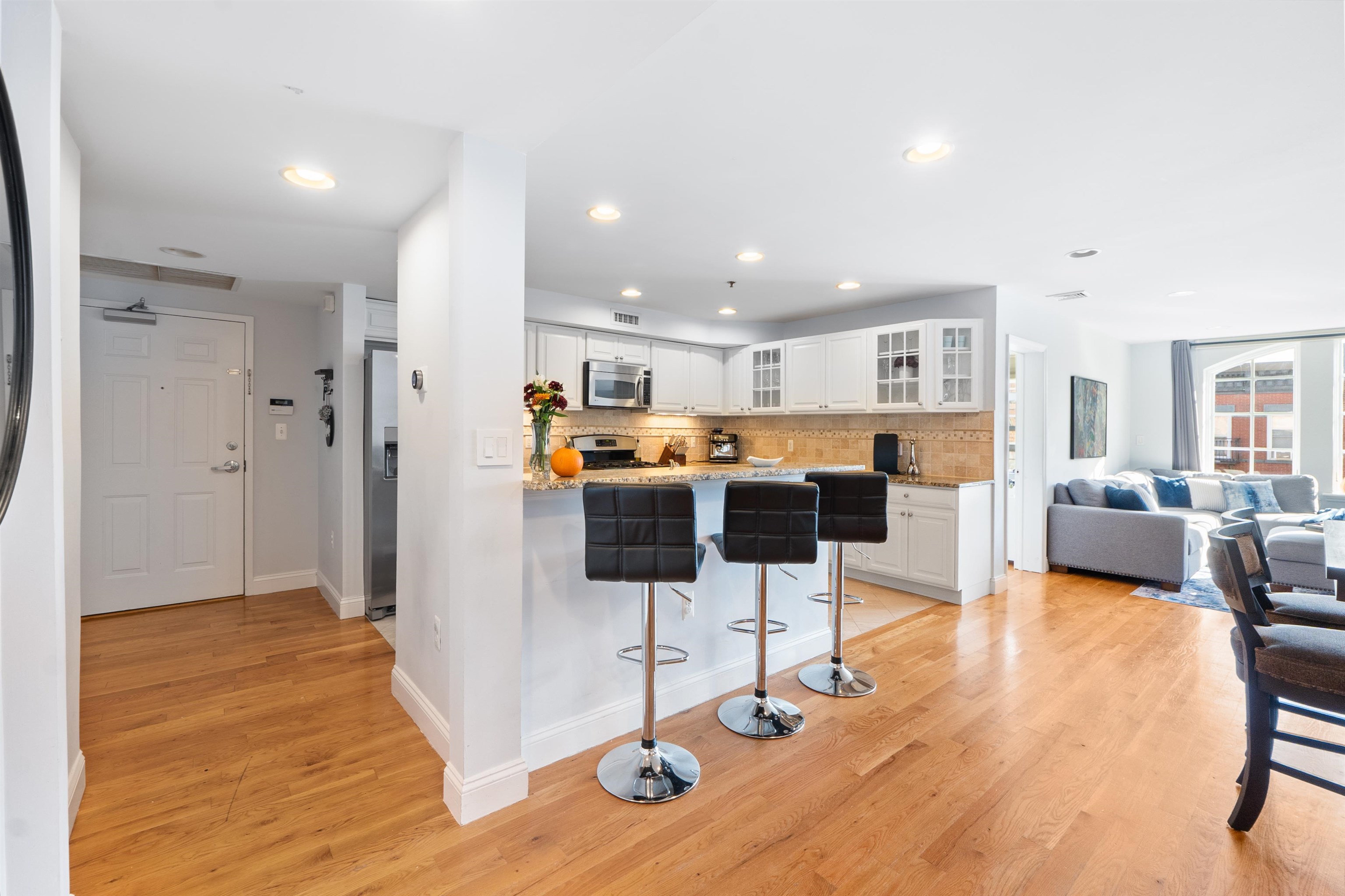 150 14TH ST - Photo 2