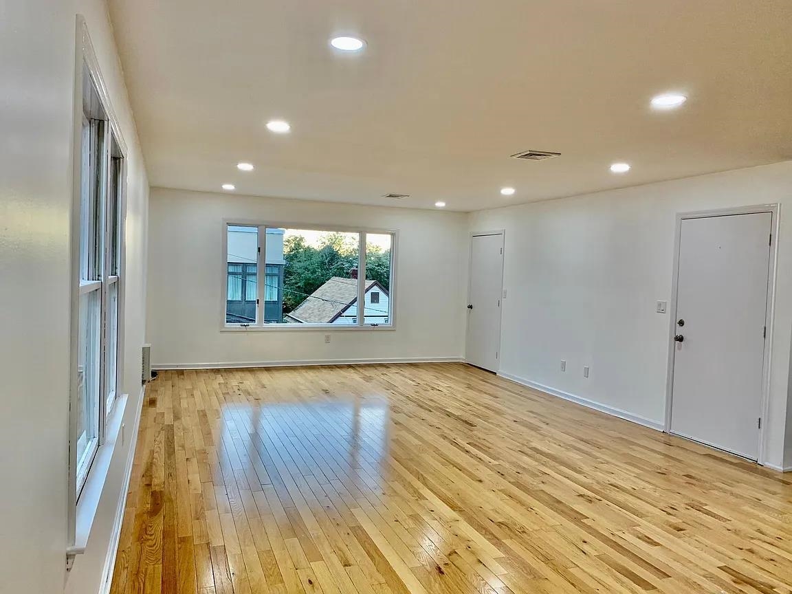 1442 70TH ST - Photo 2