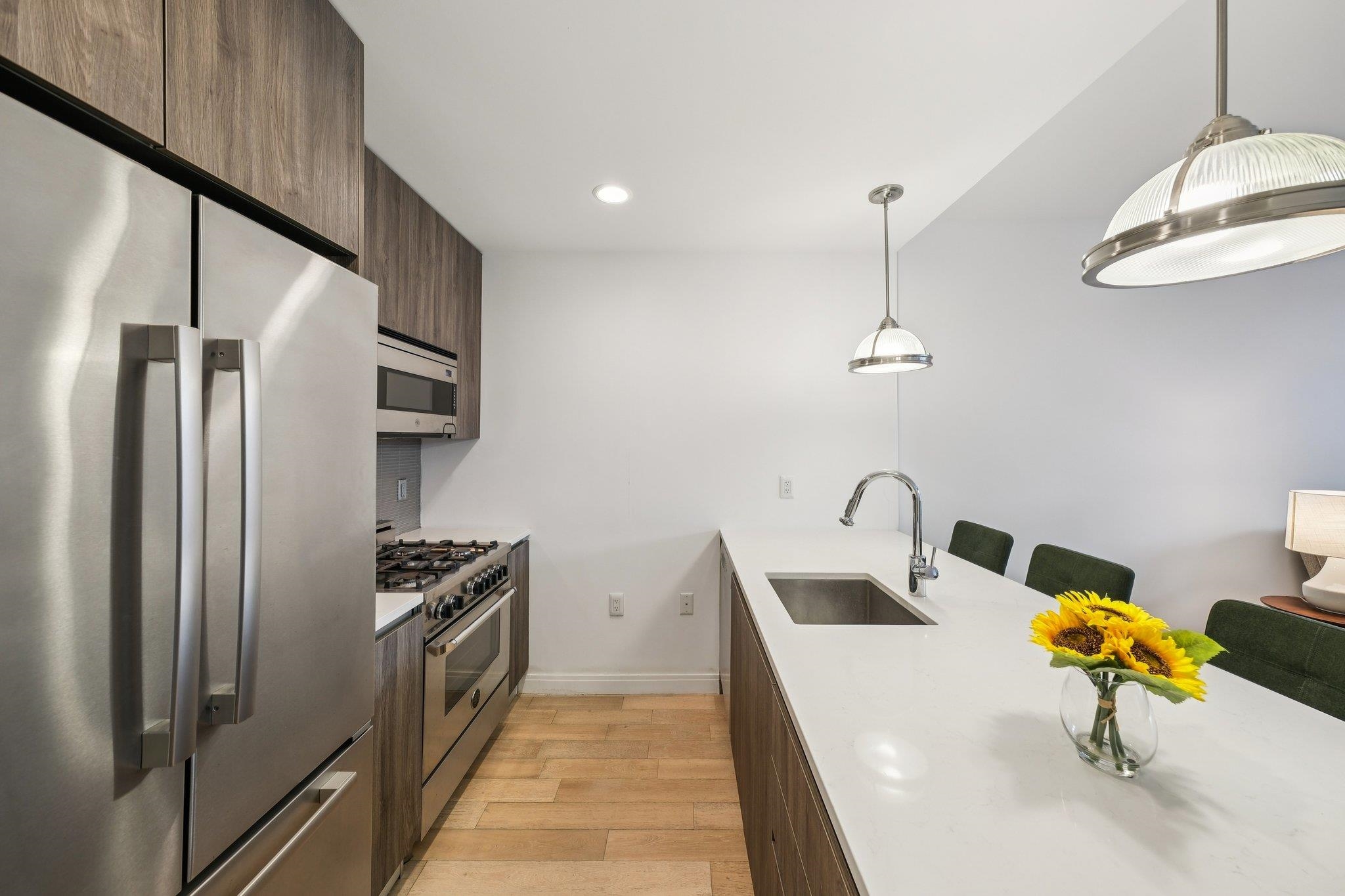 160 1ST ST - Photo 4