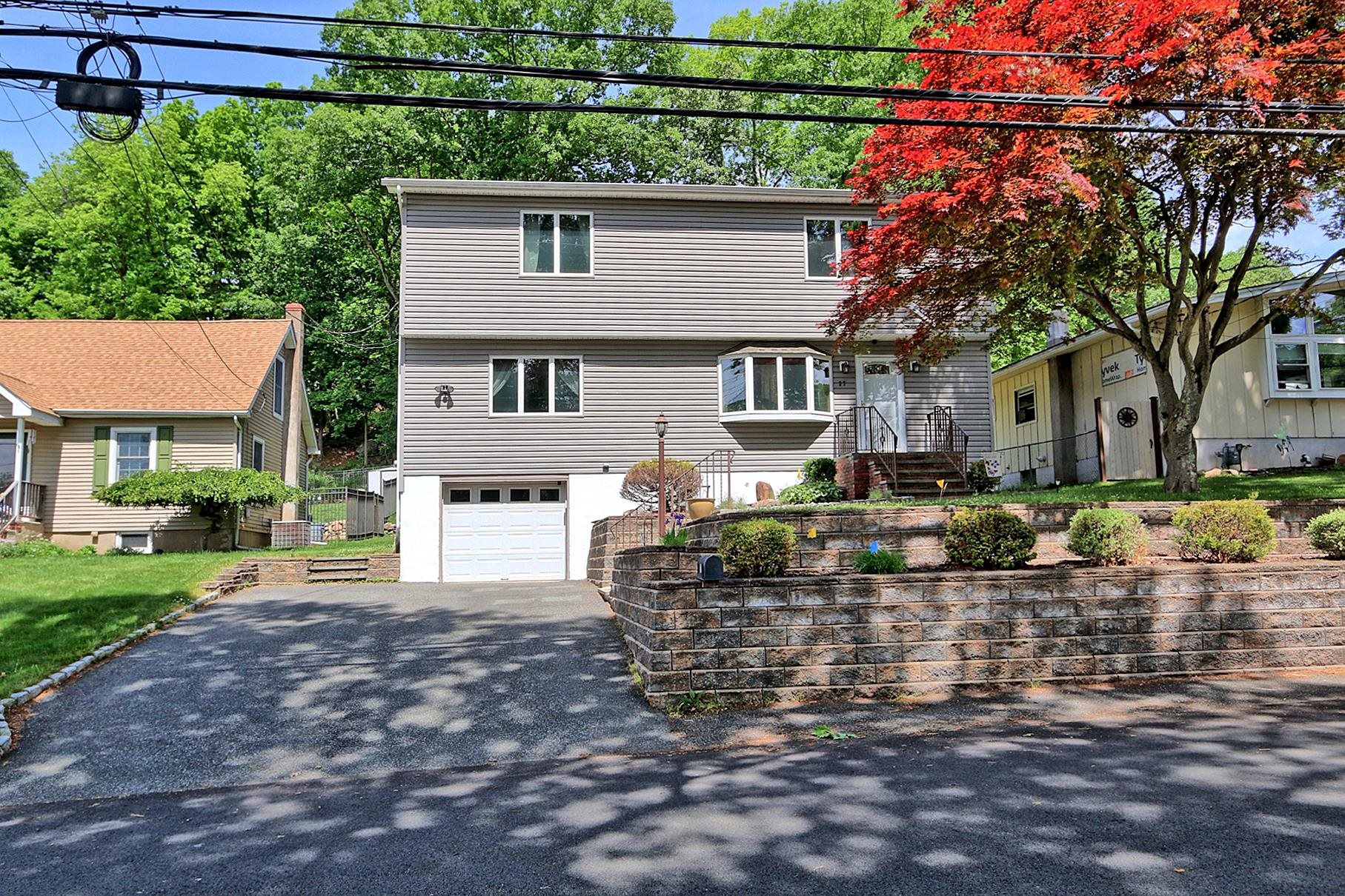 27 SENECA AVE - Photo 3
