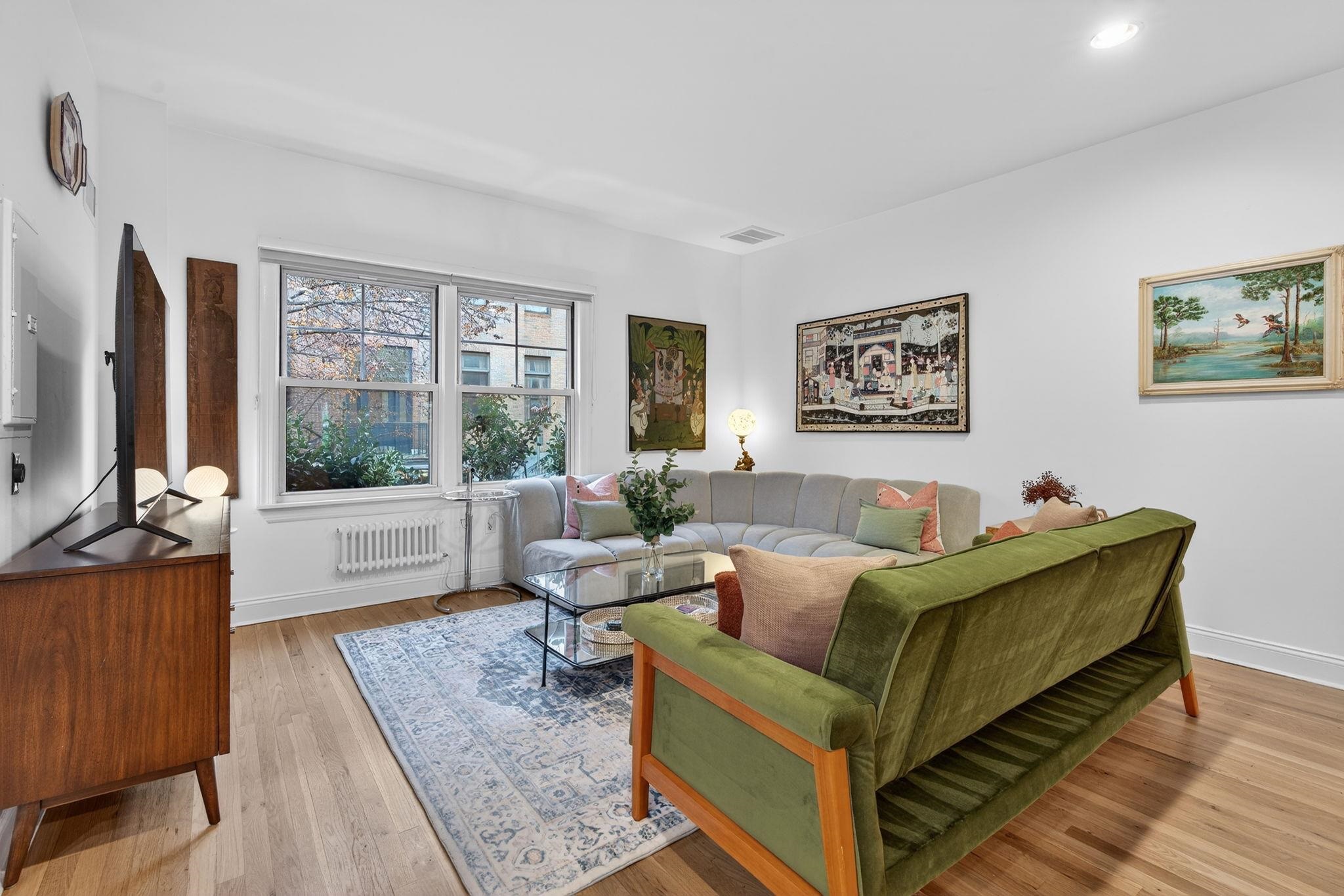 504 1ST ST - Photo 2