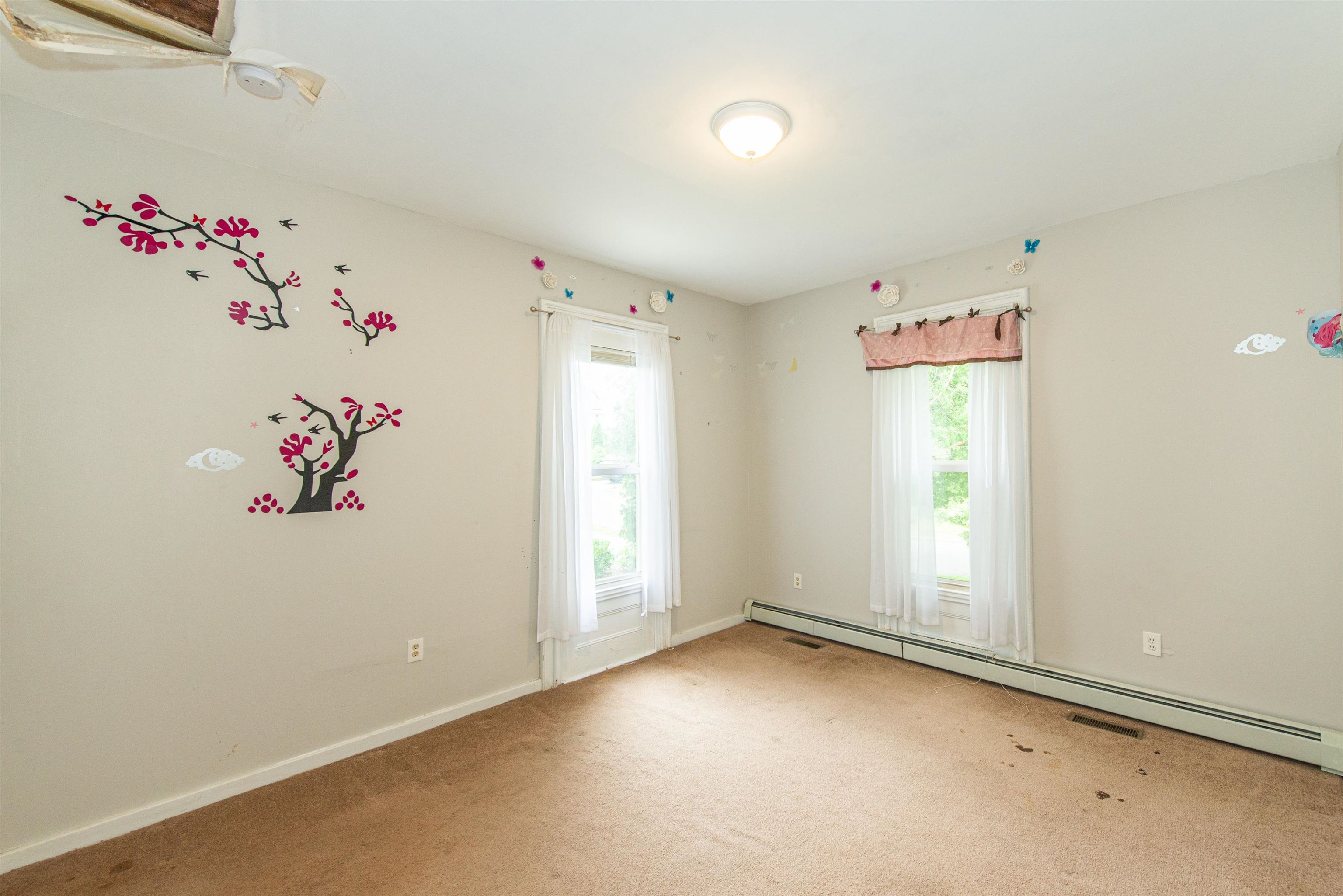 116 FOREST ST - Photo 5