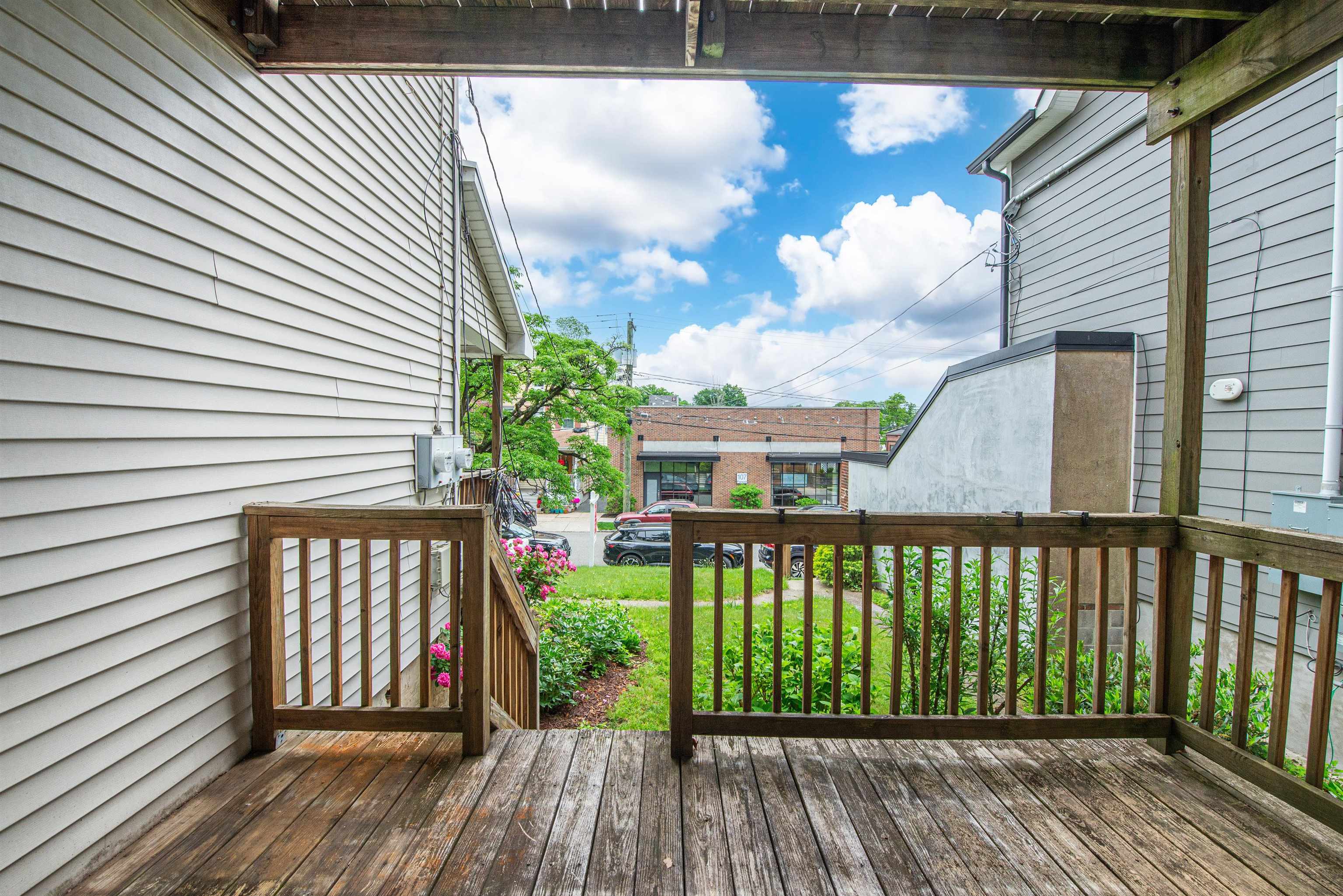 116 FOREST ST - Photo 8
