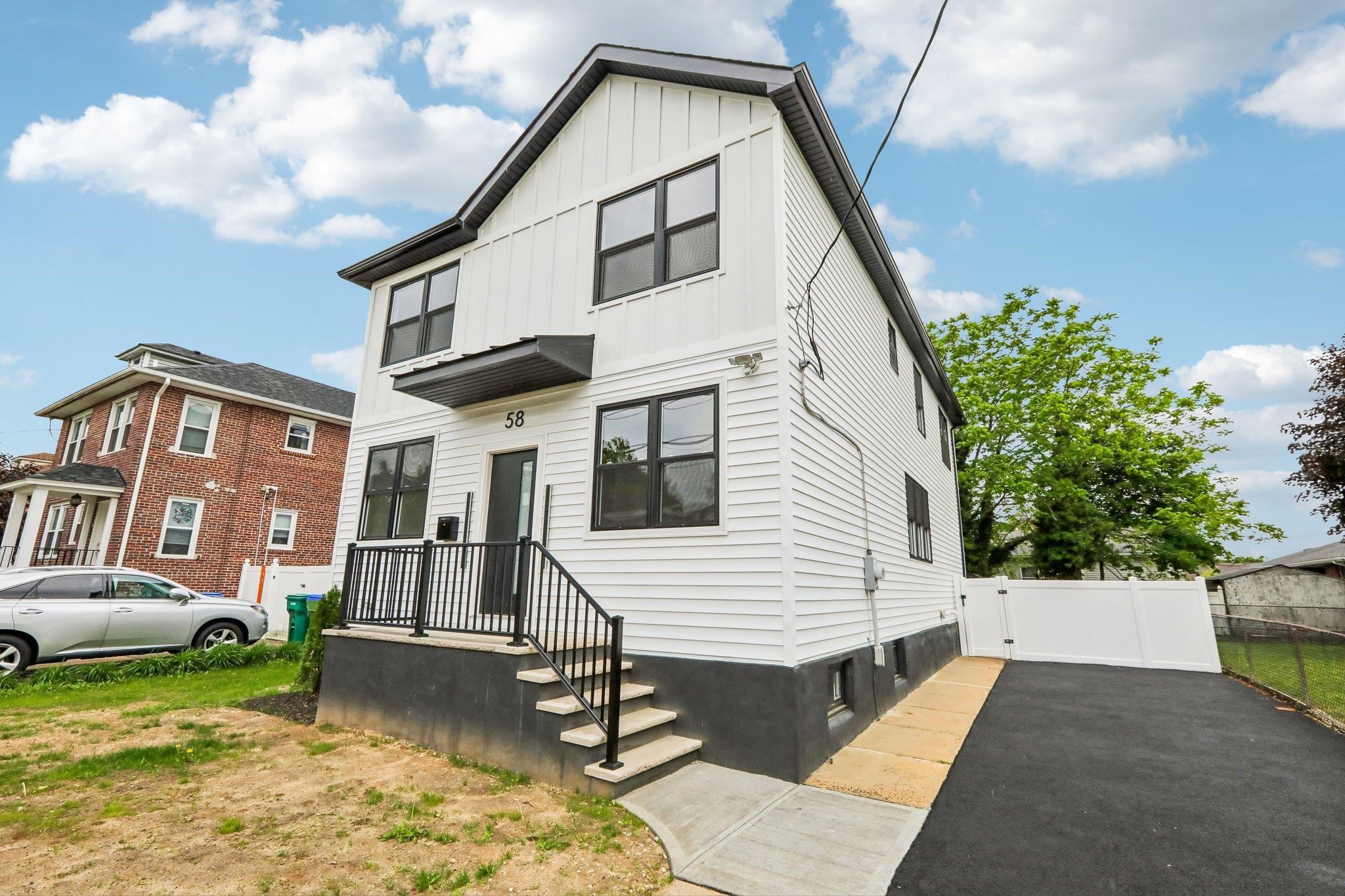 58 FERN ST - Photo 2