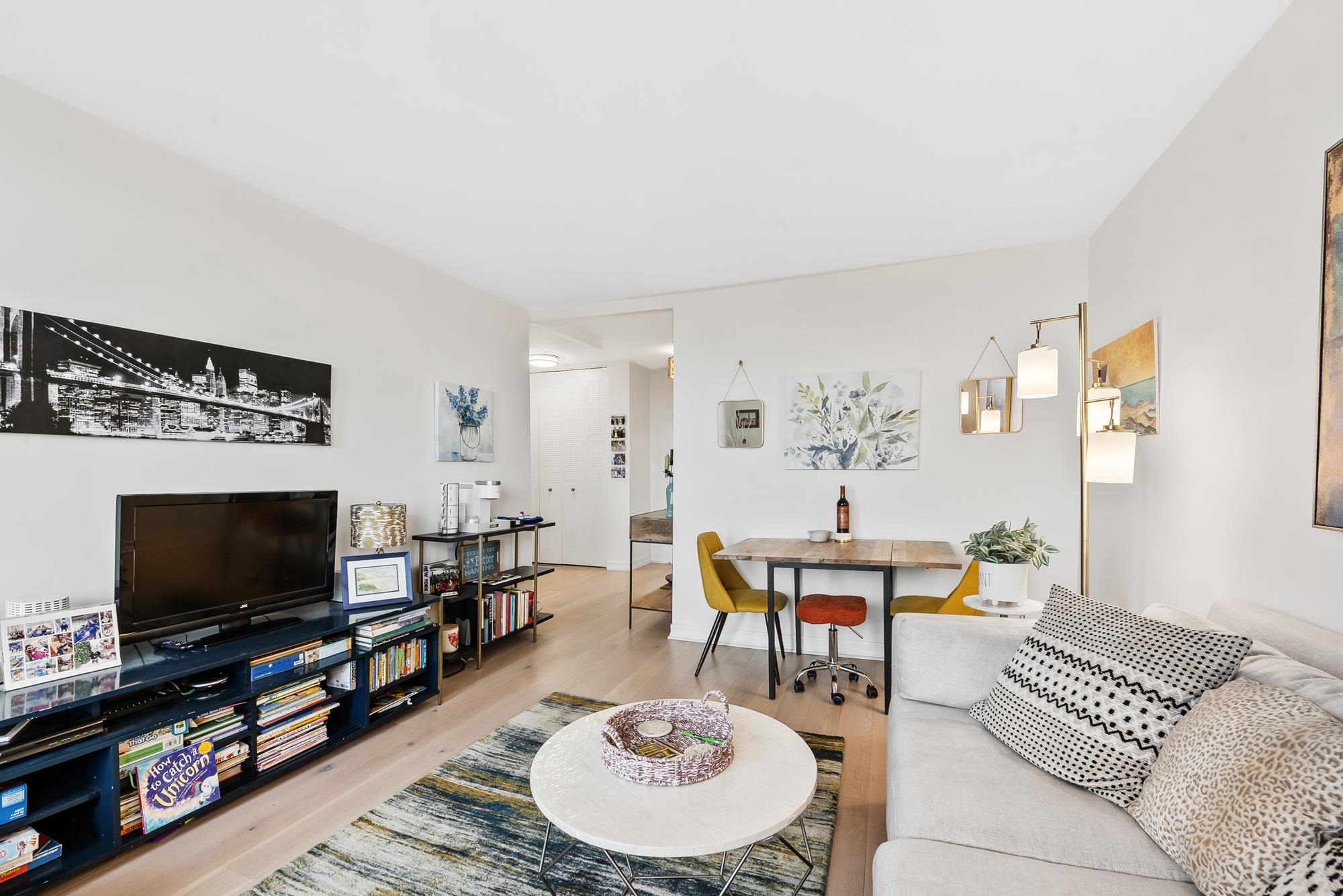 100 MANHATTAN AVE - Photo 5