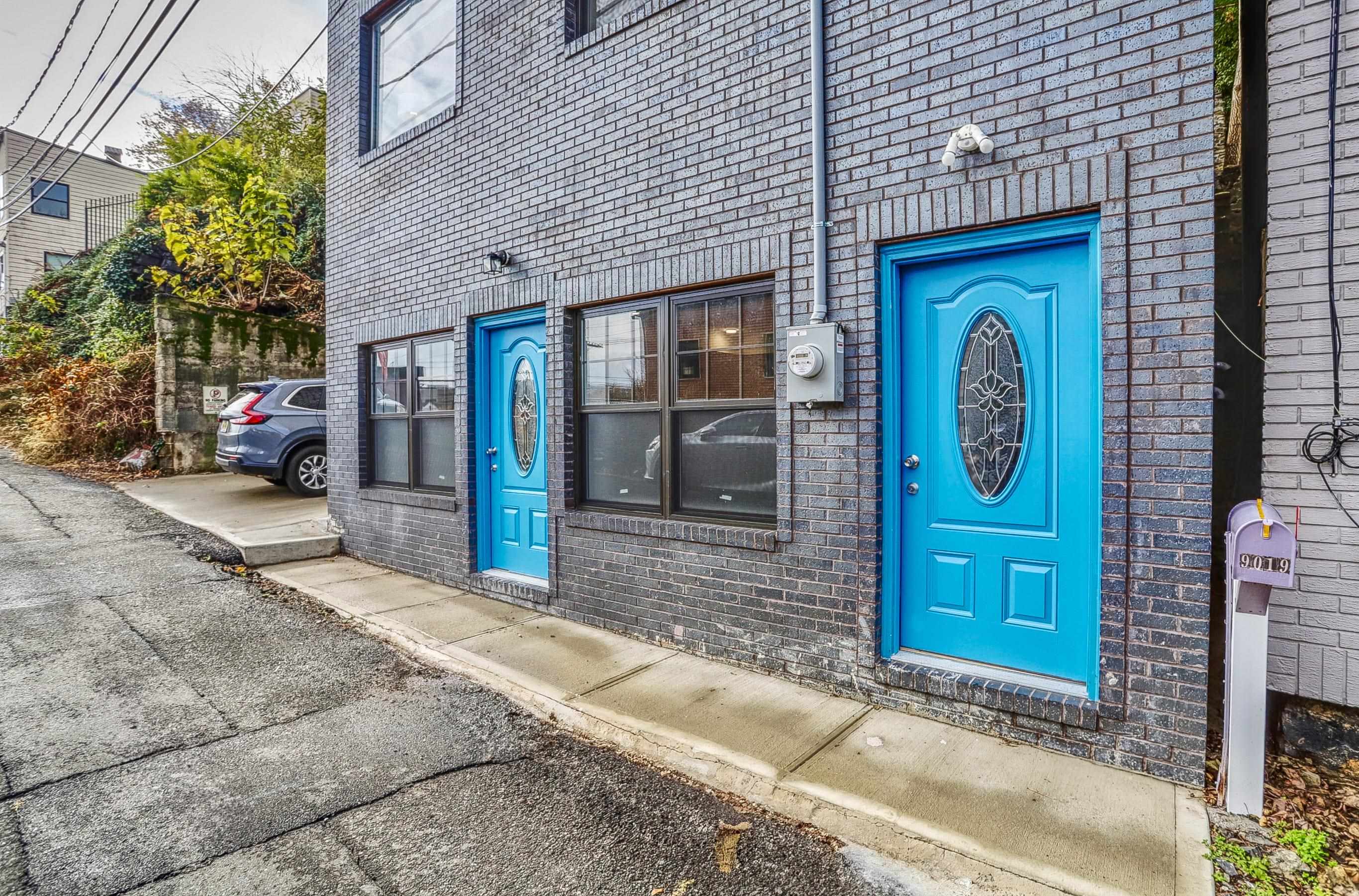 9017 RIVERSIDE PL - Photo 1