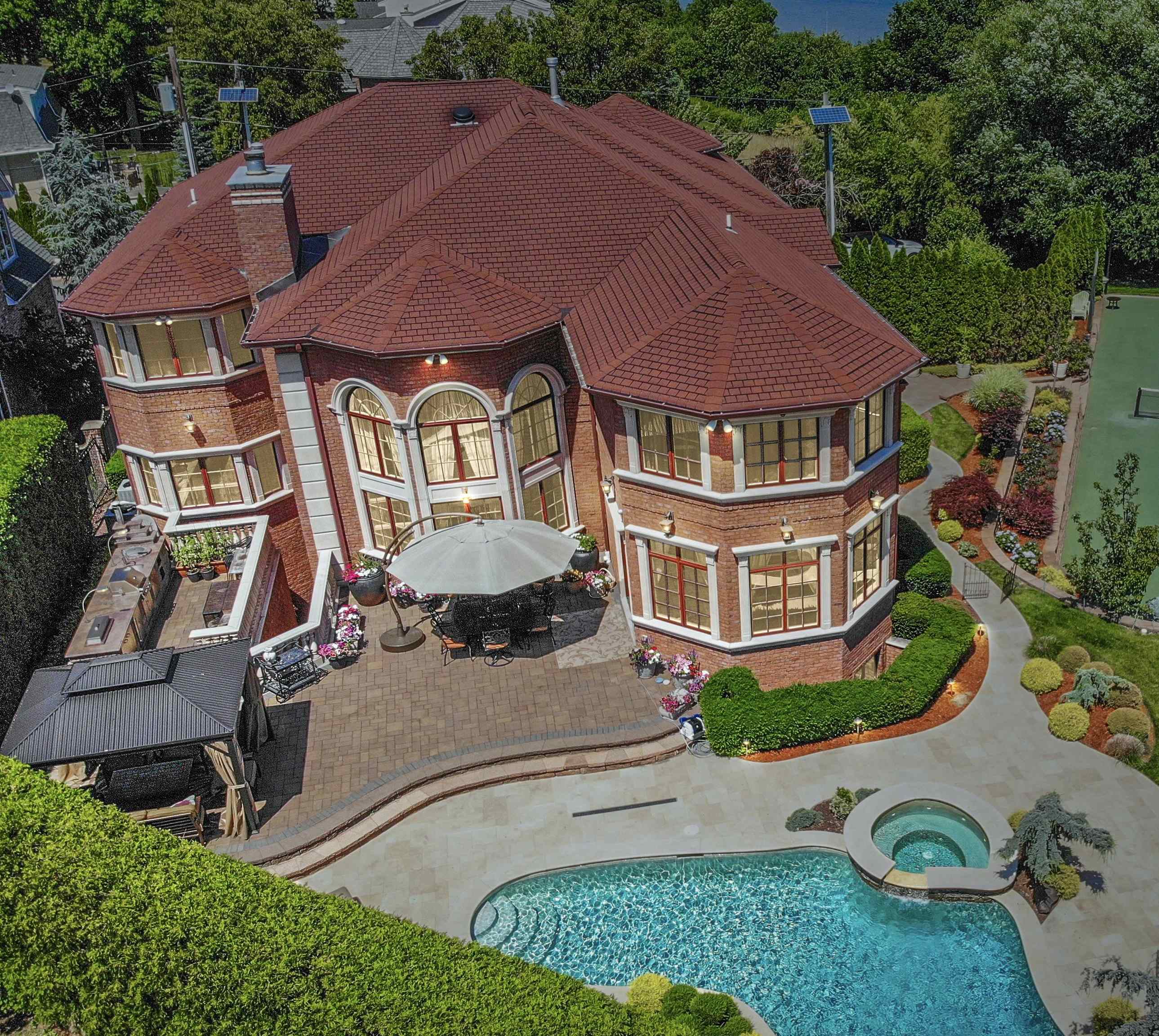 2 EUCLID RD - Photo 1