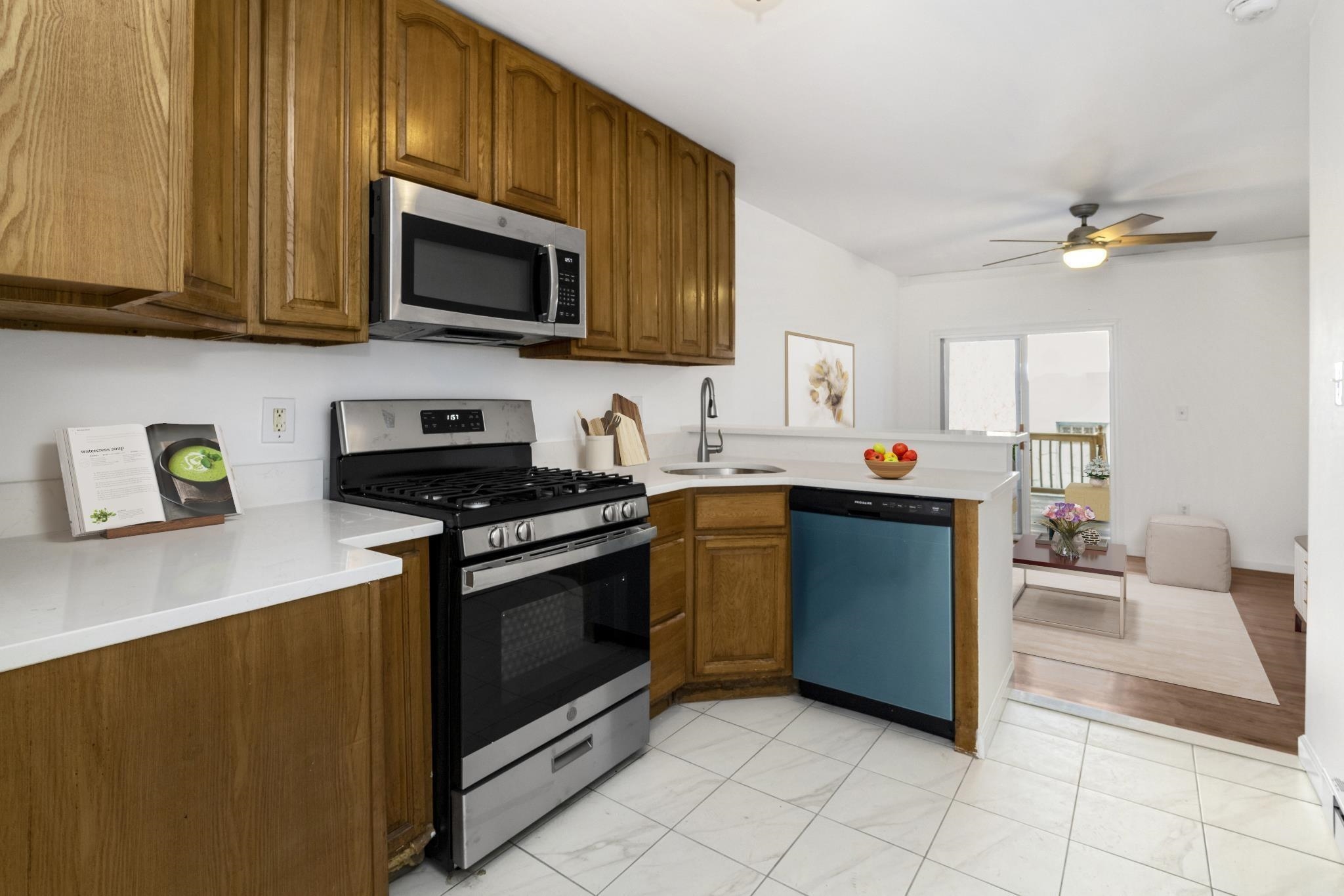 162 GRIFFITH ST - Photo 1
