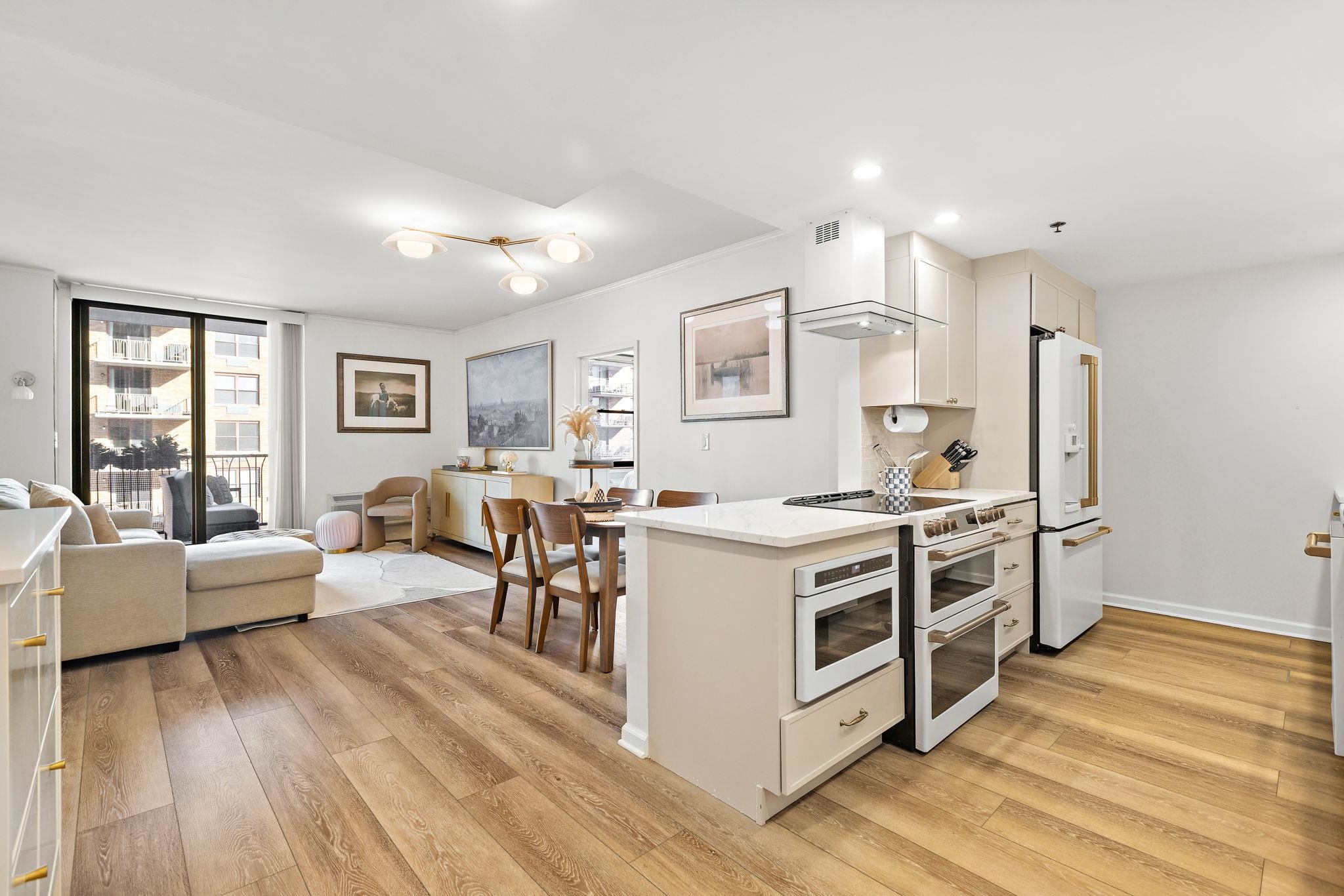 2 CONSTITUTION CT - Photo 3