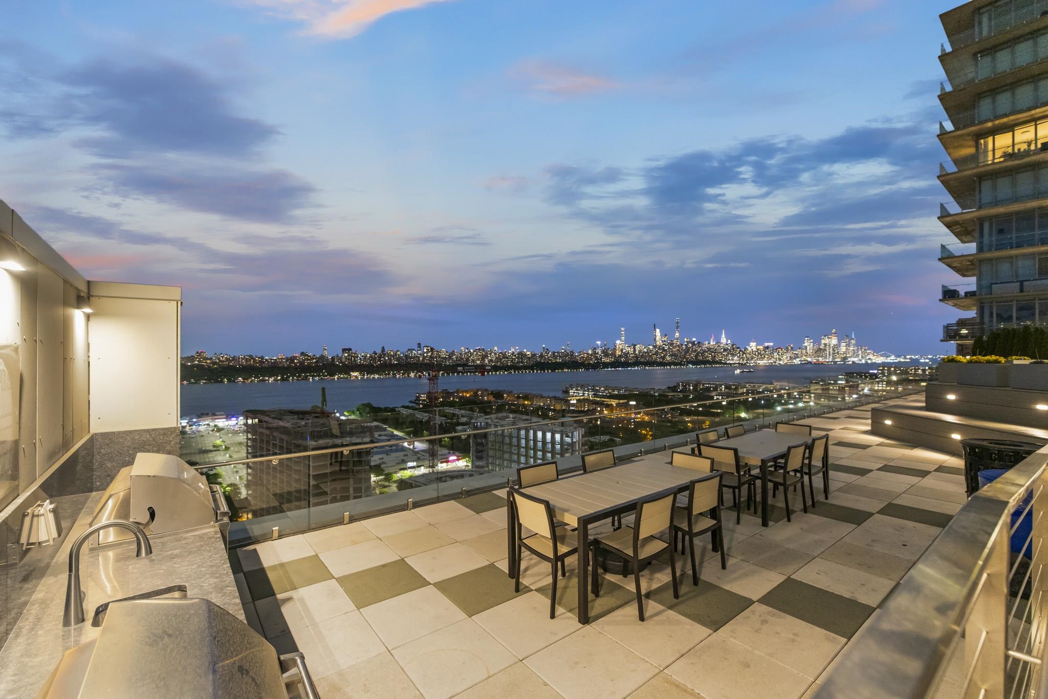 320 ADOLPHUS AVE #319