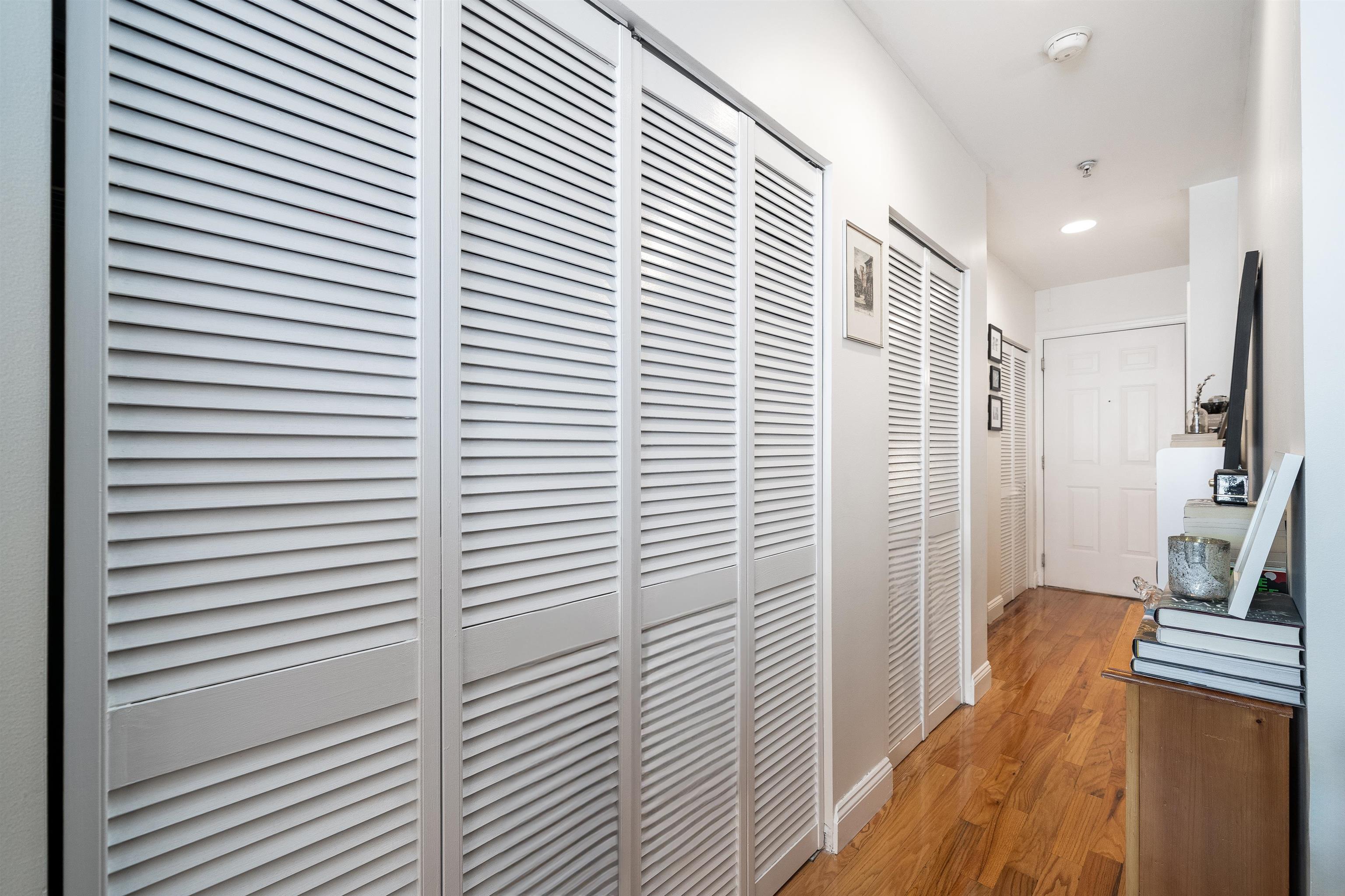 402 9TH ST - Photo 3