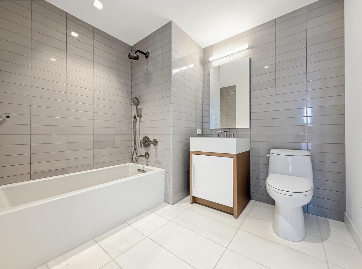 75 PARK LANE SOUTH #1904