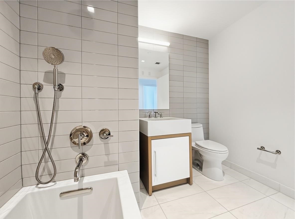 75 PARK LANE SOUTH #1904