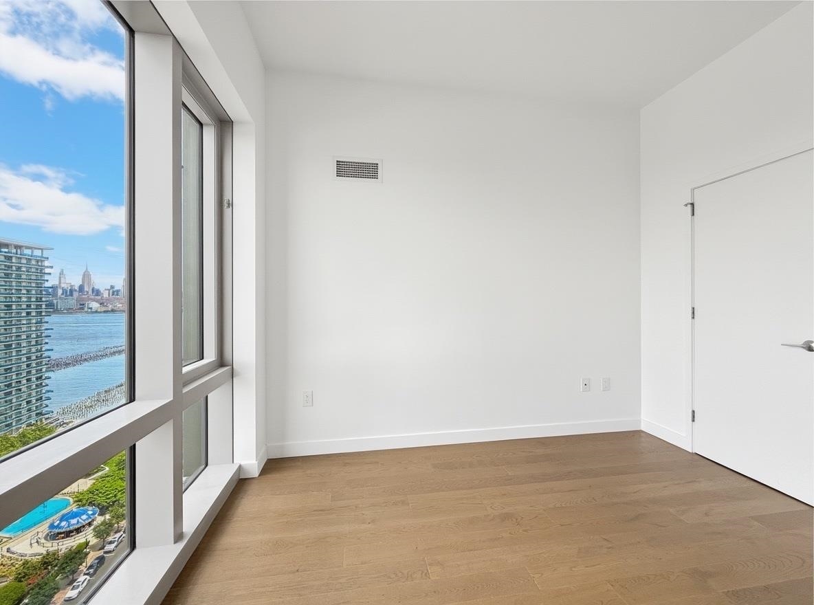 75 PARK LANE SOUTH #1904
