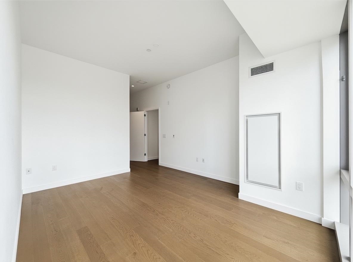 75 PARK LANE SOUTH #1904
