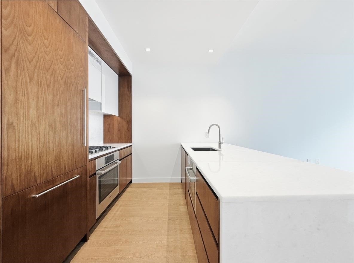 75 PARK LANE SOUTH #1904